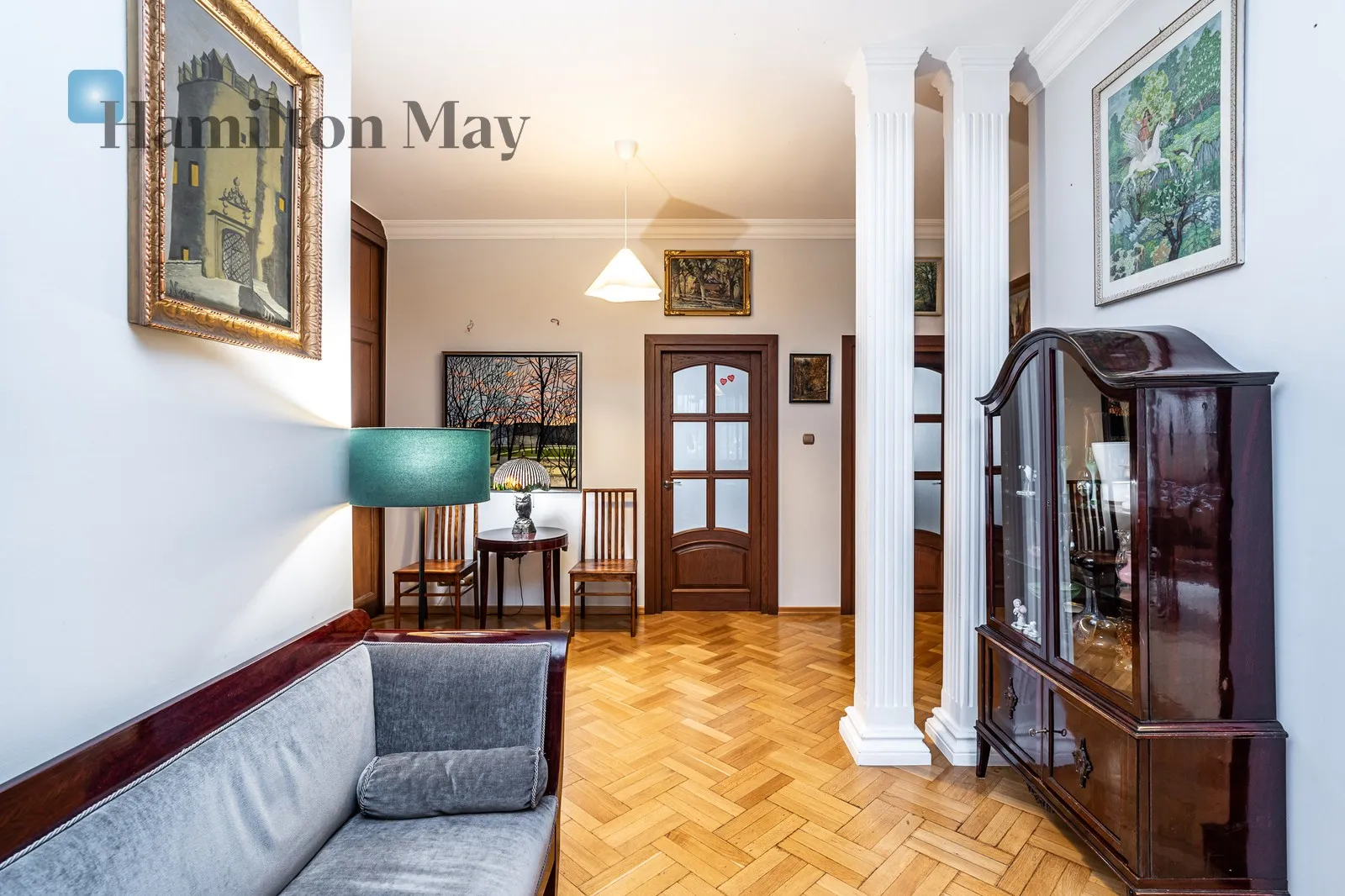 Region: Stare Miasto Distance to centre: 0.59 km Level: 4 Price: 2800000 PLN Bedrooms: 3 Bathrooms: 2 Size: 113m2 - slider