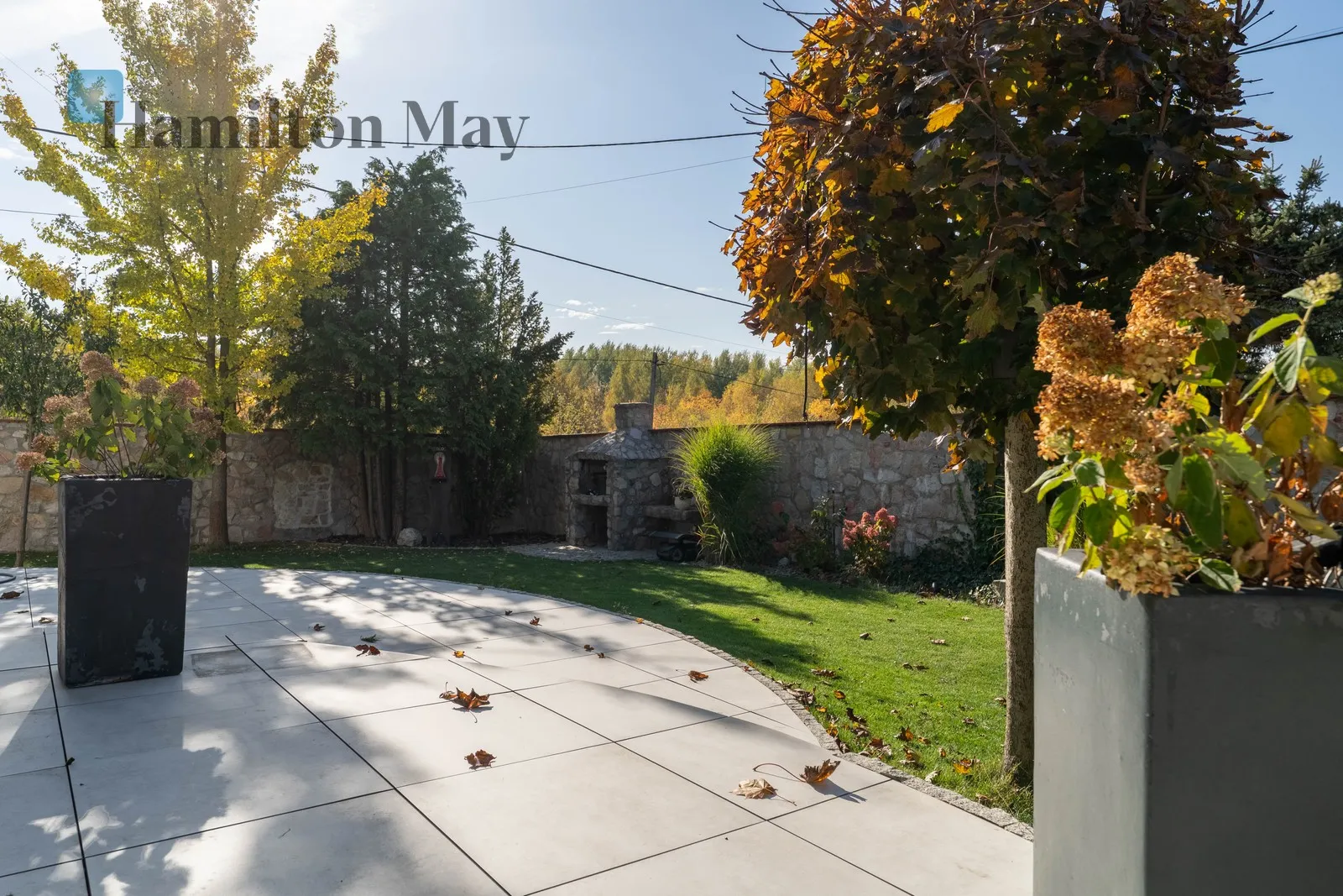 For sale a spacious and functional house located in Modlniczka, situated on a 7.5-acre plot - slider