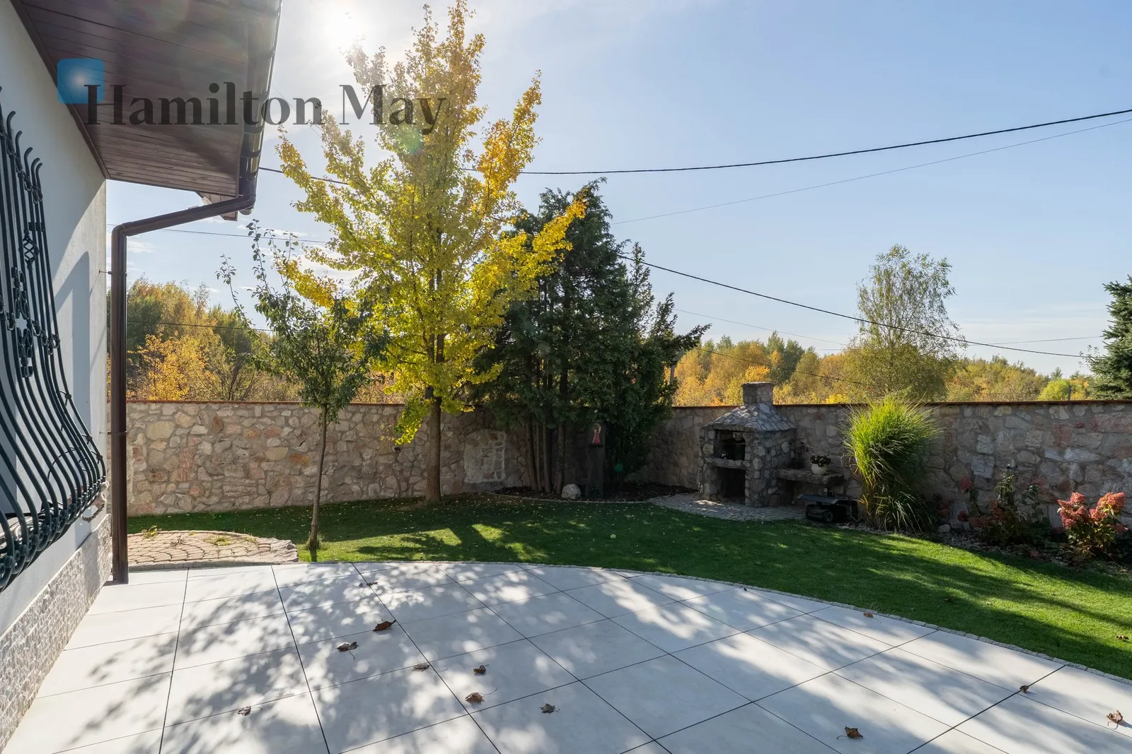 For sale a spacious and functional house located in Modlniczka, situated on a 7.5-acre plot - slider