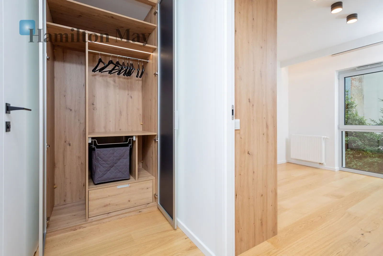 A functional, carefully finished apartment in the Life Hub Investment - slider