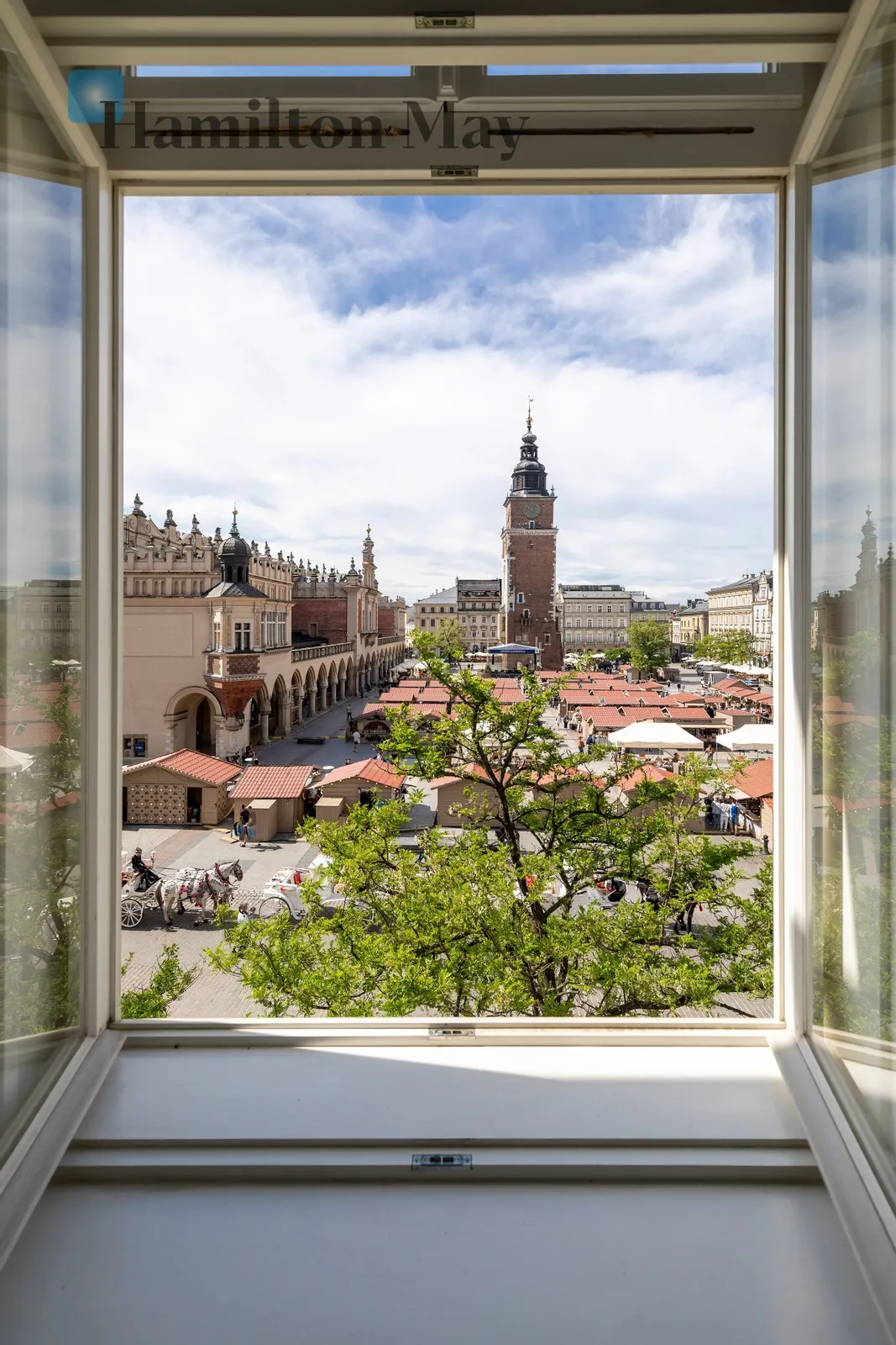 Street: Rynek Główny Region: Rynek Główny, Kraków Distance to centre: 0.11 km Level: 2 Price: 12000 PLN Bedrooms: null Bathrooms: null Plot size: nullm2 Layout: null Price/m2: 100 PLN - slider