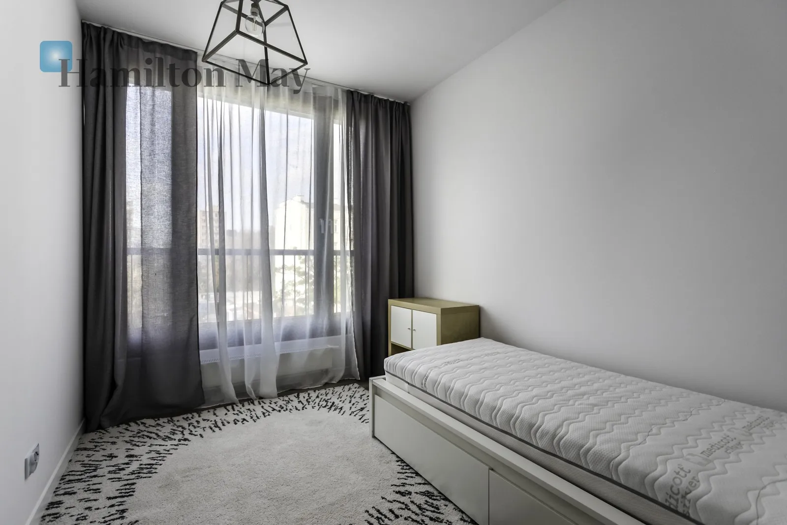 City: Warszawa Street: Krochmalna Region: Wola Subregion: Mirów Distance to centre: 1.77 km Level: 3 Price: 8000 PLN - slider