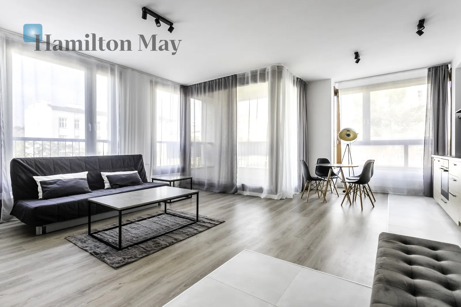 City: Warszawa Street: Krochmalna Region: Wola Subregion: Mirów Distance to centre: 1.77 km Level: 3 Price: 8000 PLN Bedrooms: 2 Bathrooms: 1 Size: 62m2 Price/m2: 129 PLN - slider
