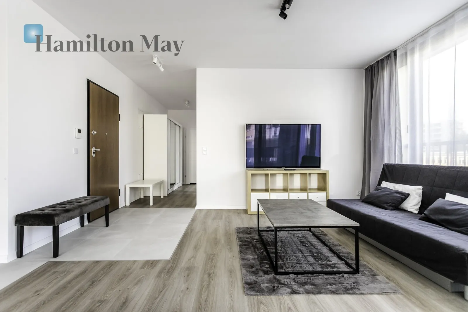 City: Warszawa Street: Krochmalna Region: Wola Subregion: Mirów Distance to centre: 1.77 km Level: 3 Price: 8000 PLN Bedrooms: 2 Bathrooms: 1 Size: 62m2 - slider