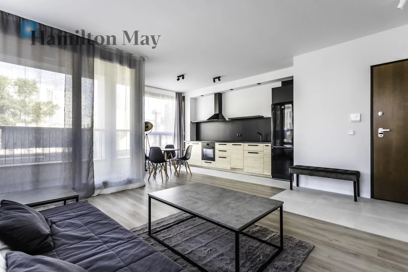 City: Warszawa Street: Krochmalna Region: Wola Subregion: Mirów Distance to centre: 1.77 km Level: 3 Price: 8000 PLN Bedrooms: 2 Bathrooms: 1 - slider