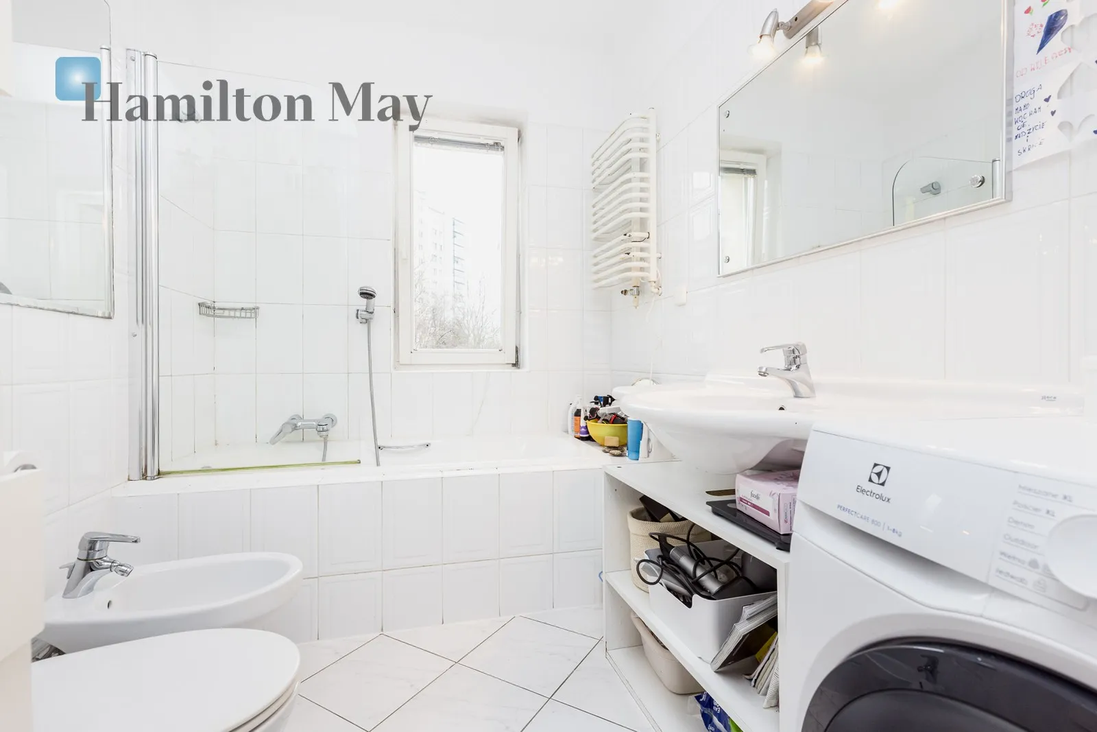 Region: Wilanów Subregion: Wilanów Wysoki Distance to centre: 8.07 km Level: 1 Price: 6000 PLN Bedrooms: 3 Bathrooms: 1 Size: 108m2 - slider