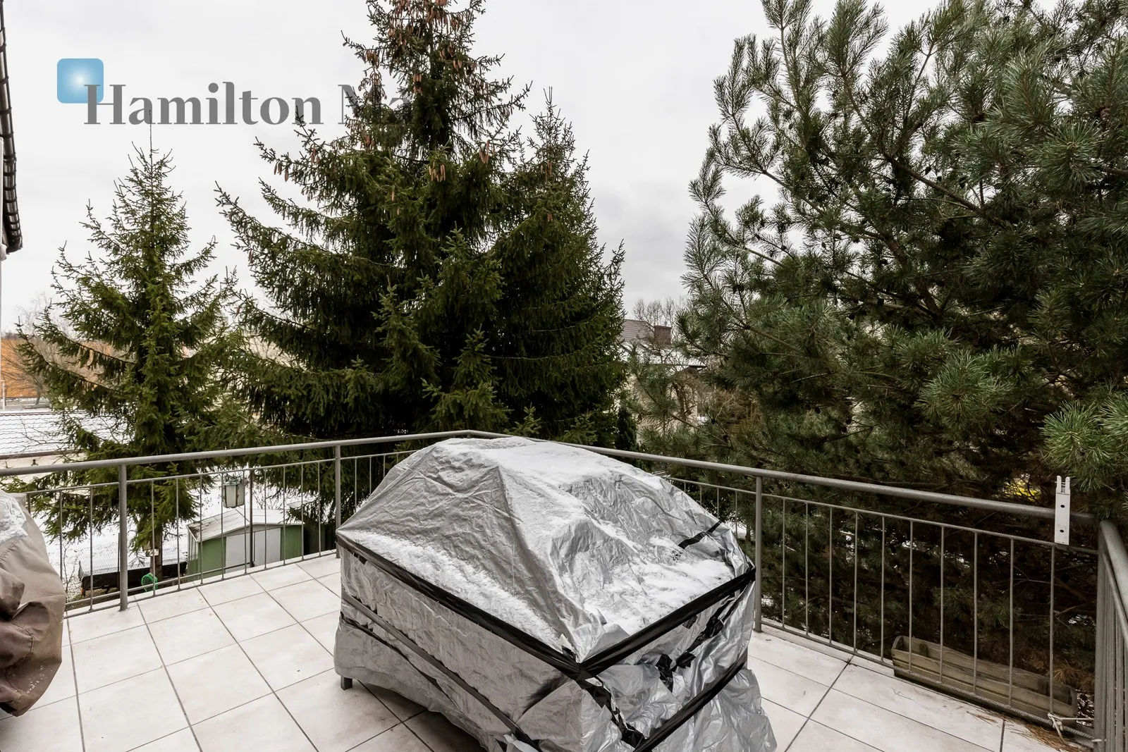 Subregion: Wilanów Wysoki Distance to centre: 8.07 km Level: 1 Price: 6000 PLN Bedrooms: 3 Bathrooms: 1 Size: 108m2 - slider