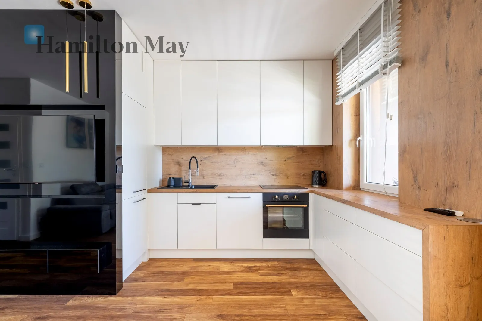City: Kraków Street: Marka Stachowskiego Region: Grzegórzki Distance to centre: 2.07 km Level: 1 Price: 3900 PLN Bedrooms: 2 - slider