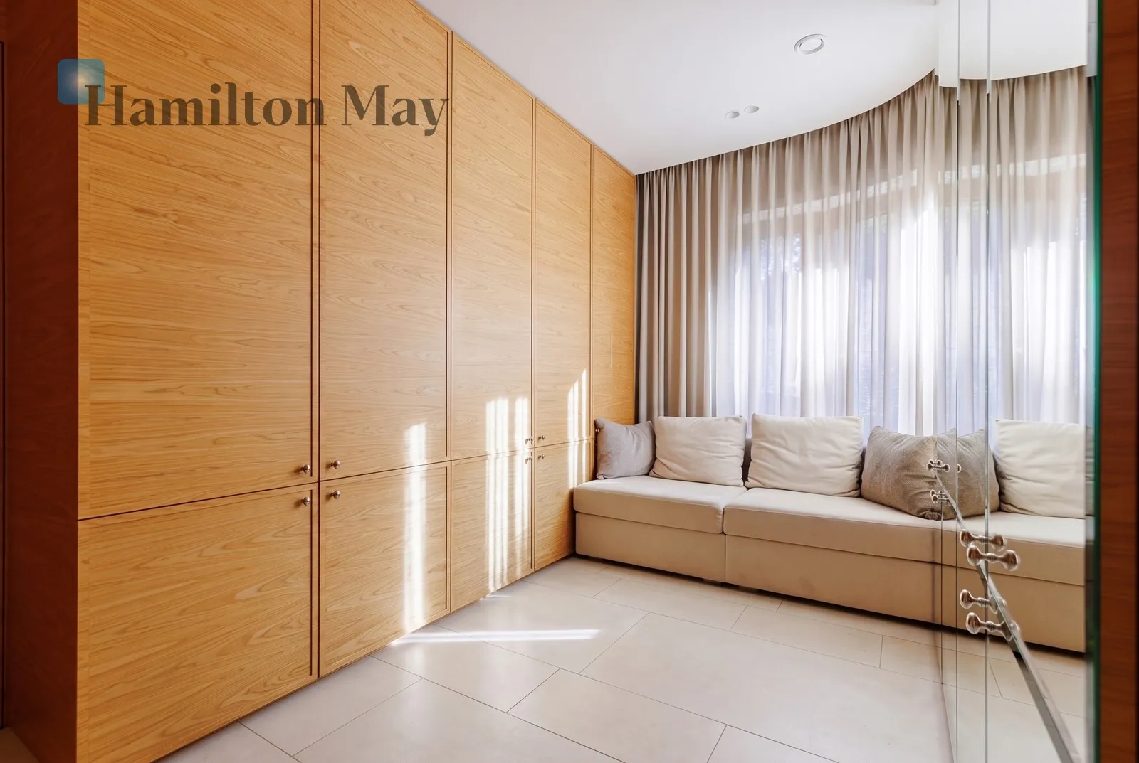 Bedrooms: 4 Bathrooms: 3 Plot size: 2500m2 - slider