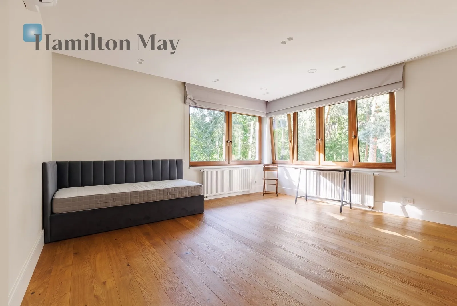 Price: 4900000 PLN Bedrooms: 4 Bathrooms: 3 Plot size: 2500m2 Price/m2: 15961 PLN - slider