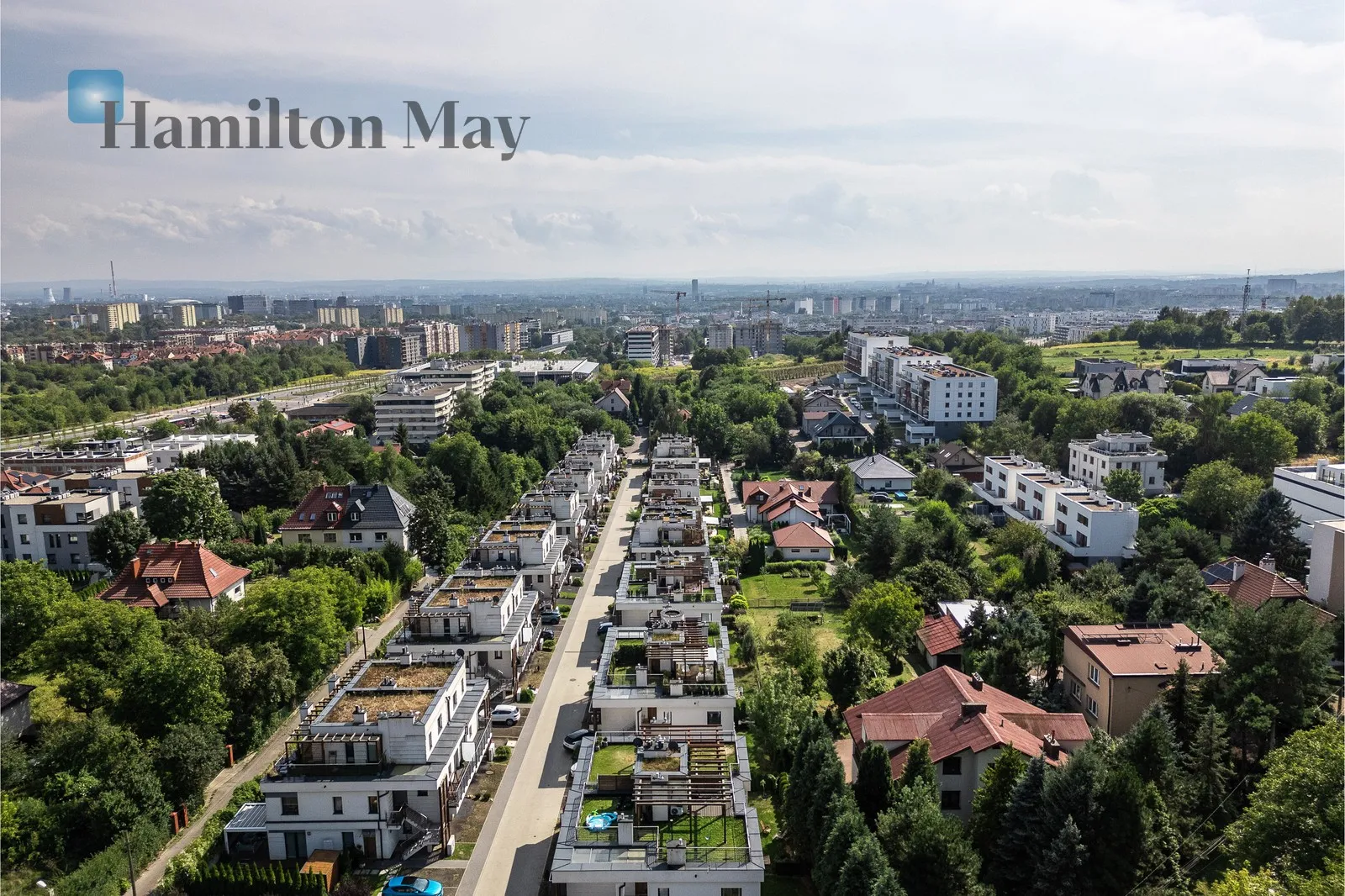 Distance to centre: 5.51 km Level: 1 Price: 1500000 PLN - slider