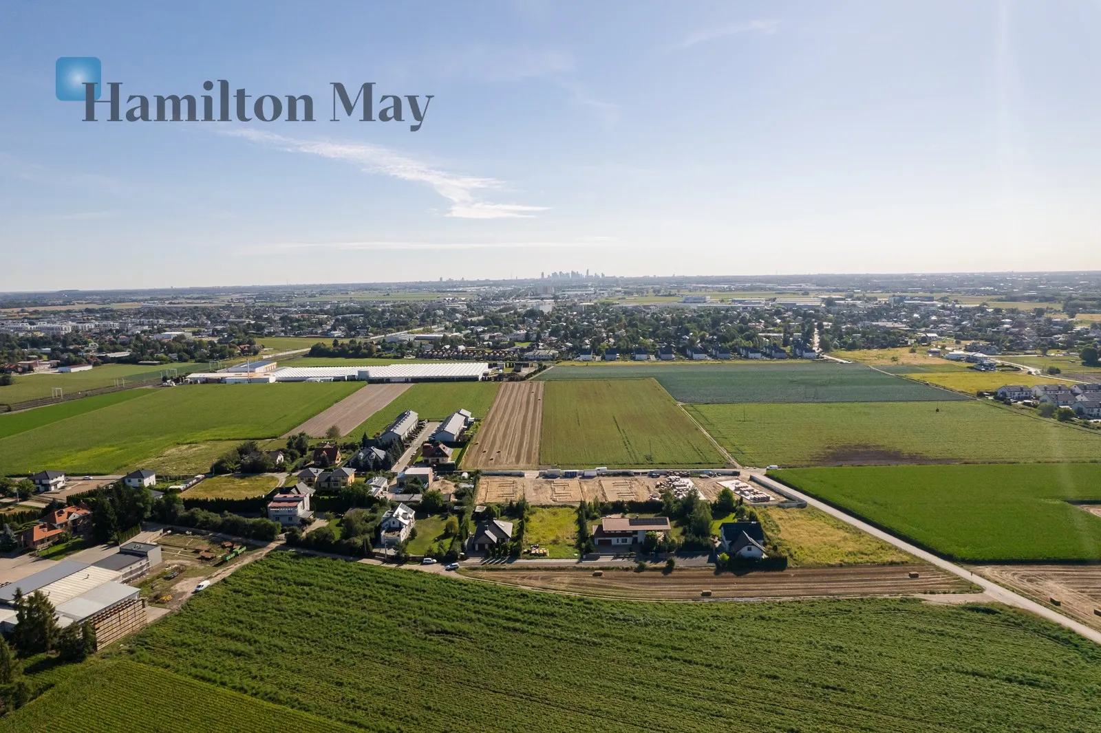 City: Duchnice Street: Duchnicka Region: Duchnice Distance to centre: 4.03 km Price: 975000 PLN Bedrooms: null Bathrooms: null - slider