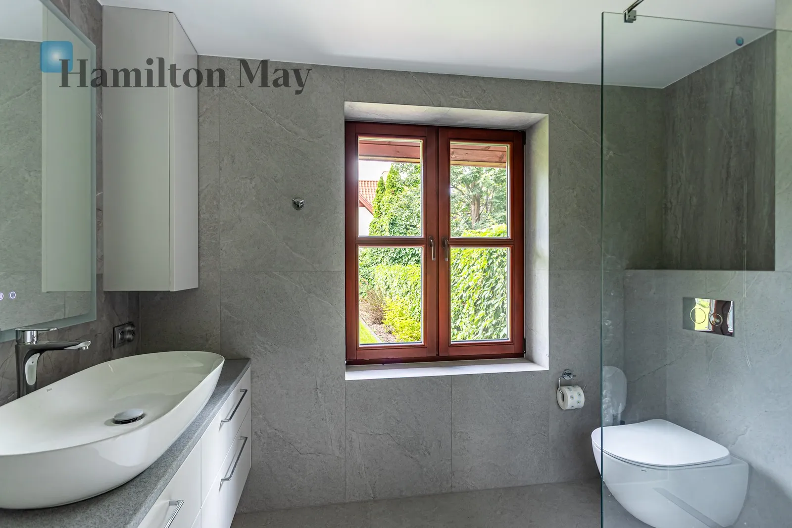 Subregion: Zawady Price: 16000 PLN Bedrooms: 5 Bathrooms: 3 Plot size: 800m2 - slider