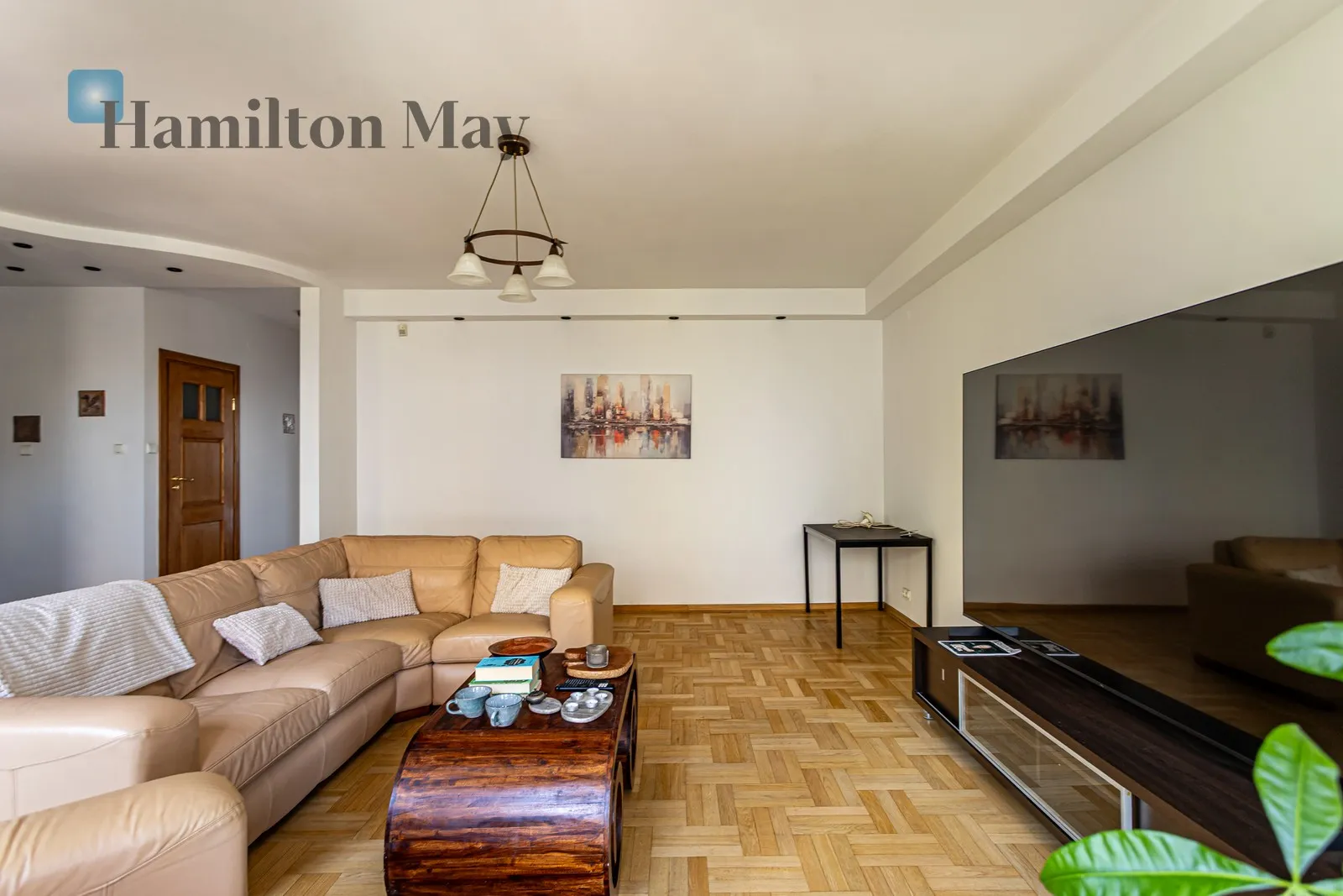 Region: Śródmieście Subregion: Muranów Distance to centre: 3.34 km Level: 4 Price: 6500 PLN Bedrooms: 2 Bathrooms: 2 Size: 118m2 - slider