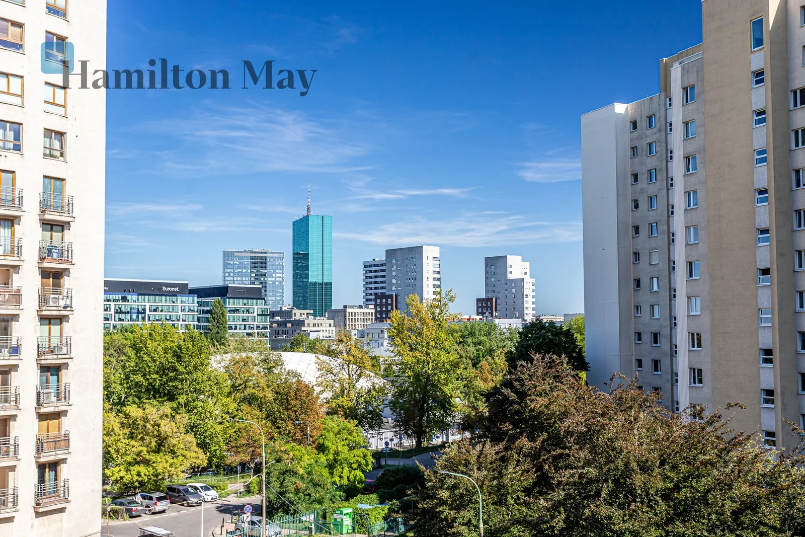 Subregion: Muranów Distance to centre: 3.34 km Level: 4 Price: 6500 PLN Bedrooms: 2 - slider