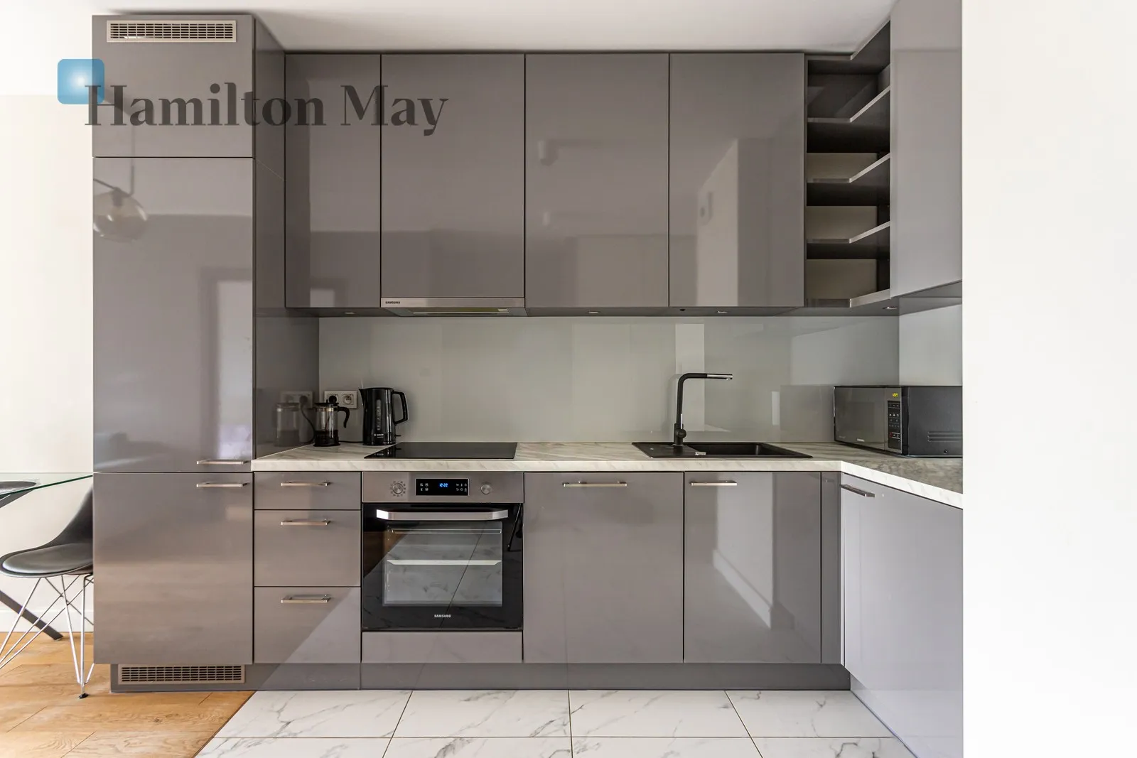 Quiet one-bedroom apartment with a balcony on Szwedzka Metro.

 - slider