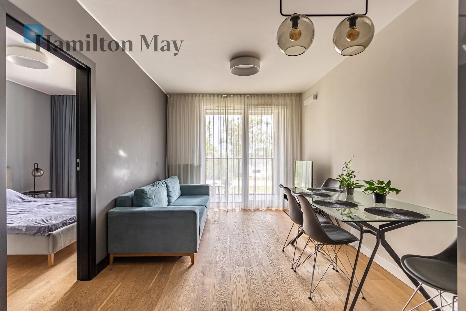 Quiet one-bedroom apartment with a balcony on Szwedzka Metro.

 - slider
