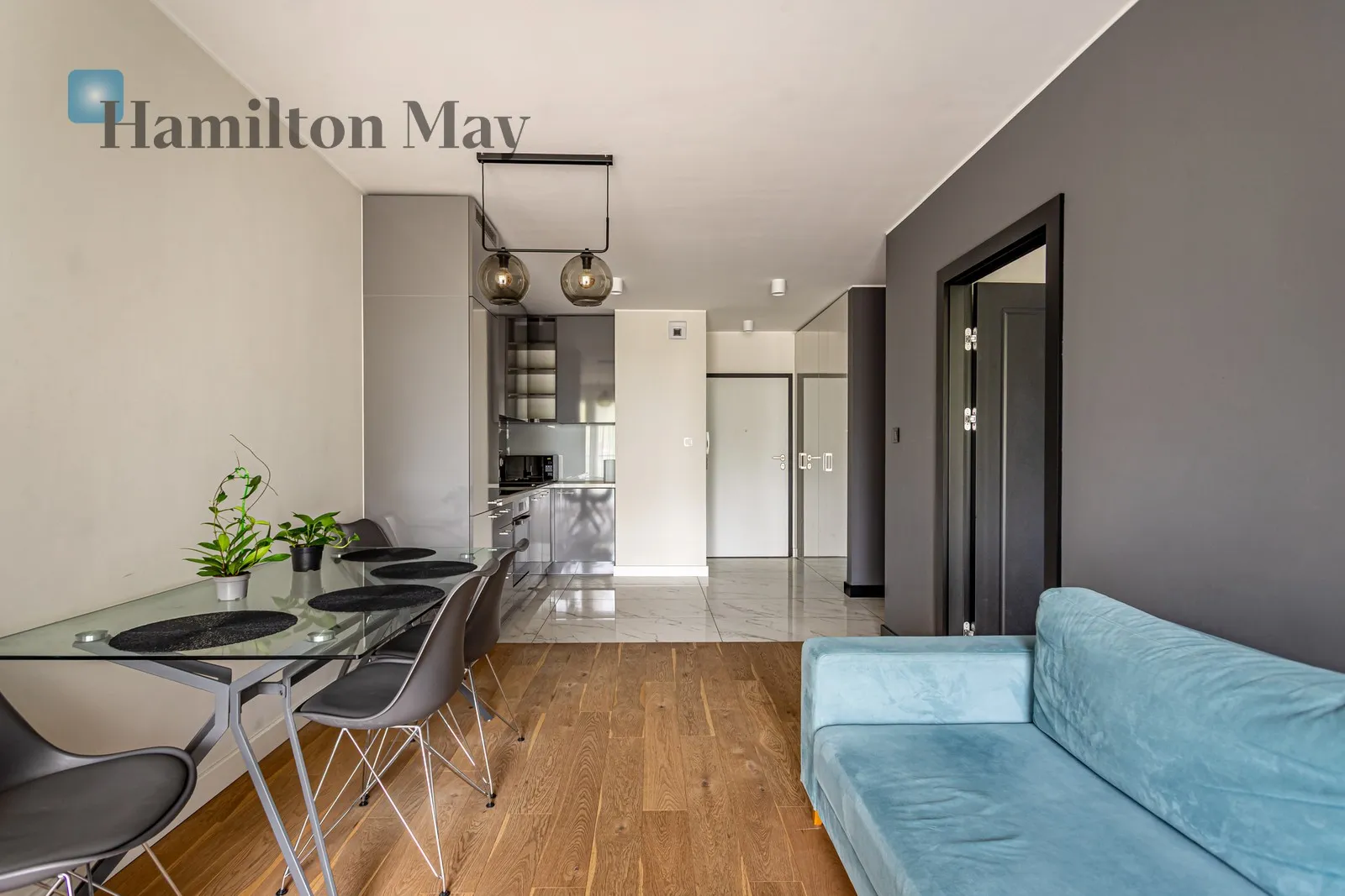 Quiet one-bedroom apartment with a balcony on Szwedzka Metro.

 - slider