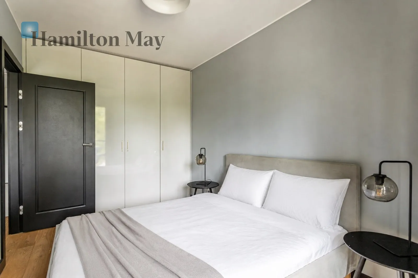 Quiet one-bedroom apartment with a balcony on Szwedzka Metro.

 - slider