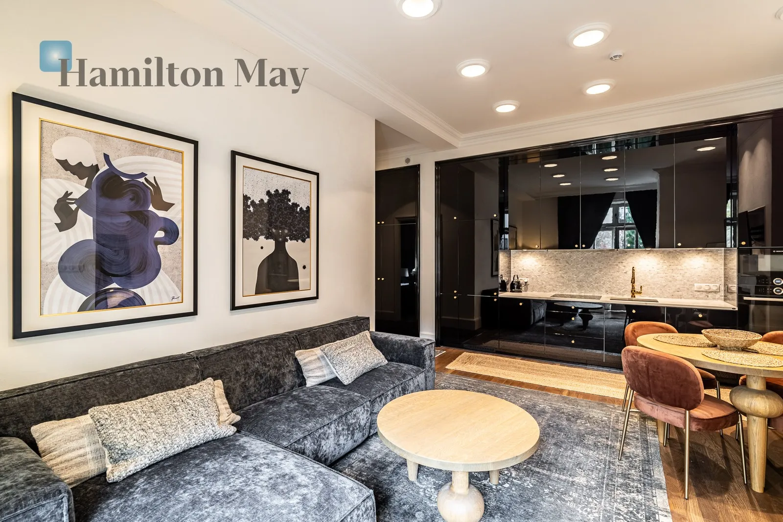 City: Kraków Street: plac Na Groblach Region: Stare Miasto Distance to centre: 0.71 km Level: 2 Price: 6500 PLN Bedrooms: 1 Bathrooms: 1 - slider