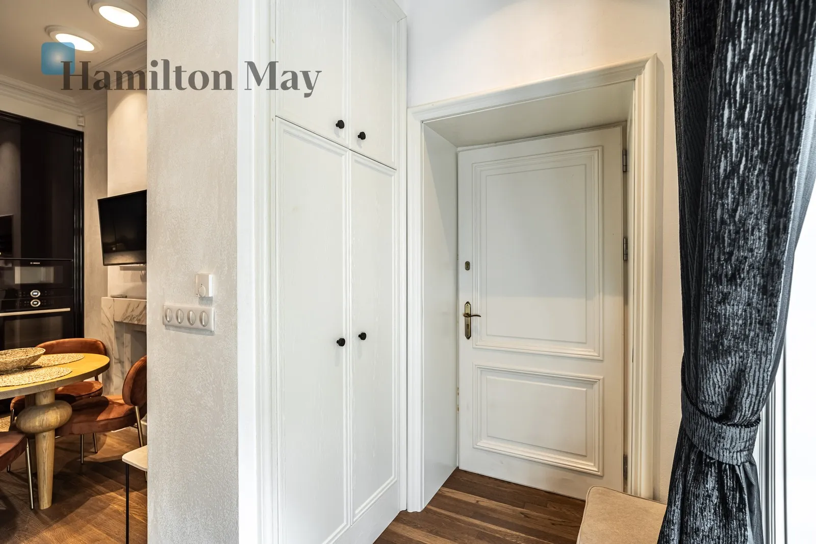 City: Kraków Street: plac Na Groblach Region: Stare Miasto Distance to centre: 0.71 km Level: 2 Price: 6500 PLN Bedrooms: 1 - slider