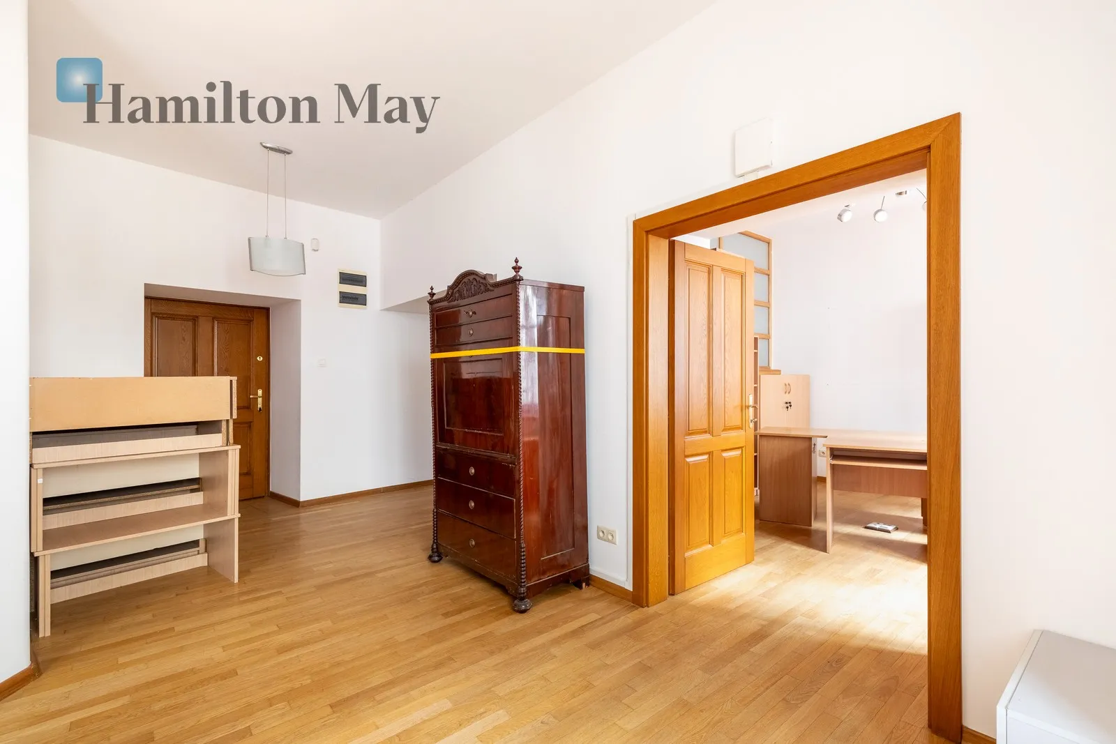 Street: Krupnicza Region: Stare Miasto Distance to centre: 0.5 km Price: 2900000 PLN Bedrooms: null Bathrooms: null Plot size: nullm2 Layout: null - slider
