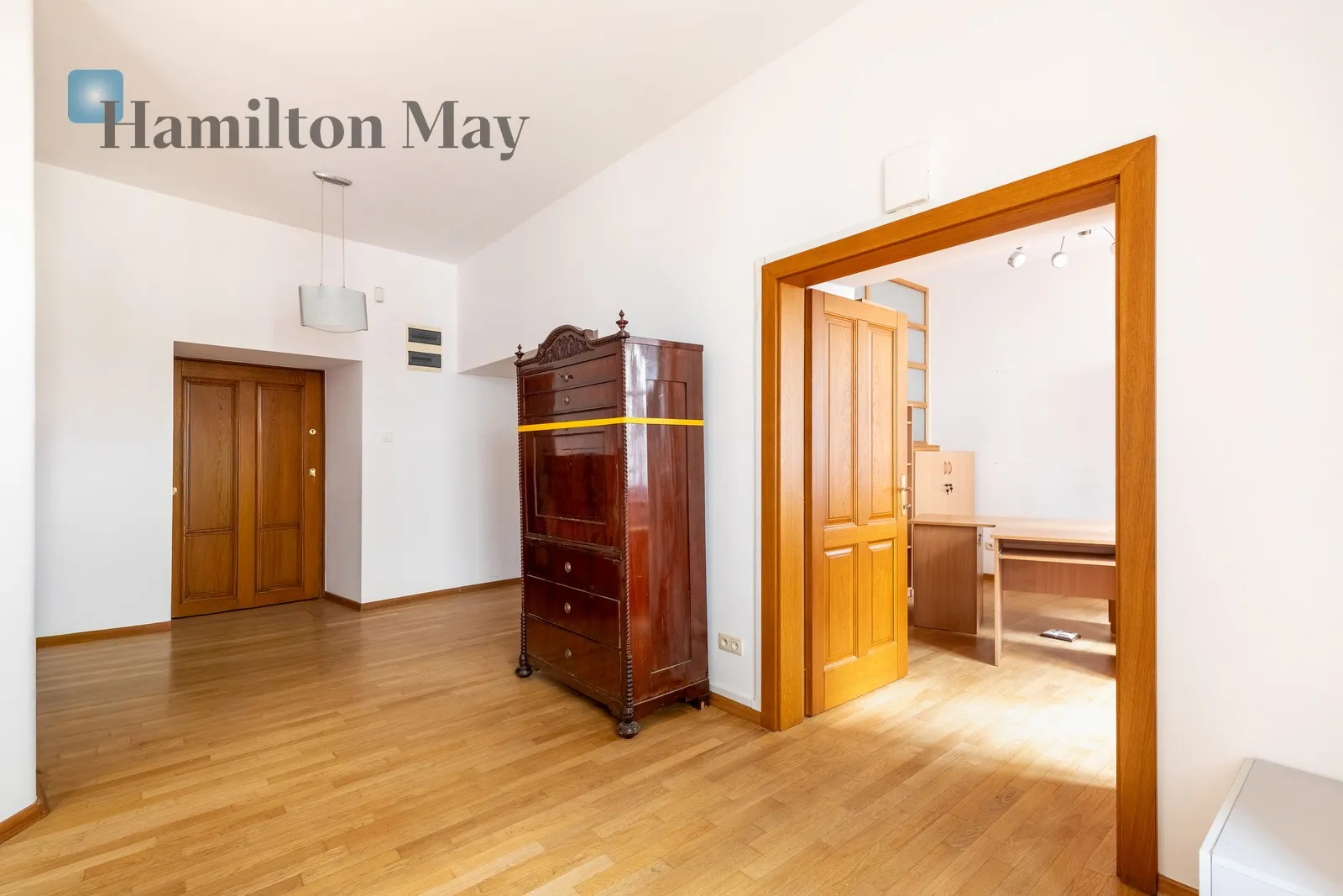 Region: Stare Miasto Distance to centre: 0.5 km Price: 2900000 PLN Bedrooms: null Bathrooms: null Plot size: nullm2 Layout: null Price/m2: 19728 PLN - slider