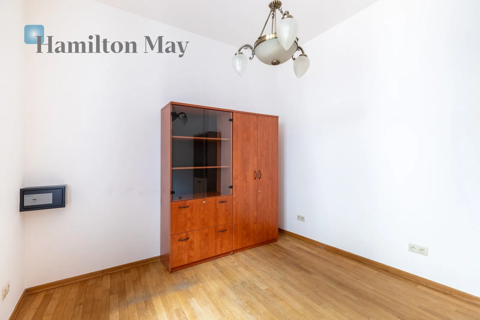 Distance to centre: 0.5 km Price: 2900000 PLN Bedrooms: null Bathrooms: null Plot size: nullm2 Layout: null - slider