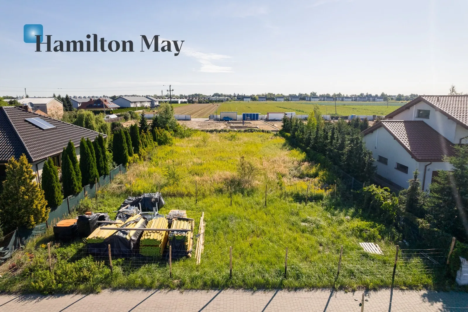 Region: Duchnice Distance to centre: 4.03 km Price: 975000 PLN Bedrooms: null - slider