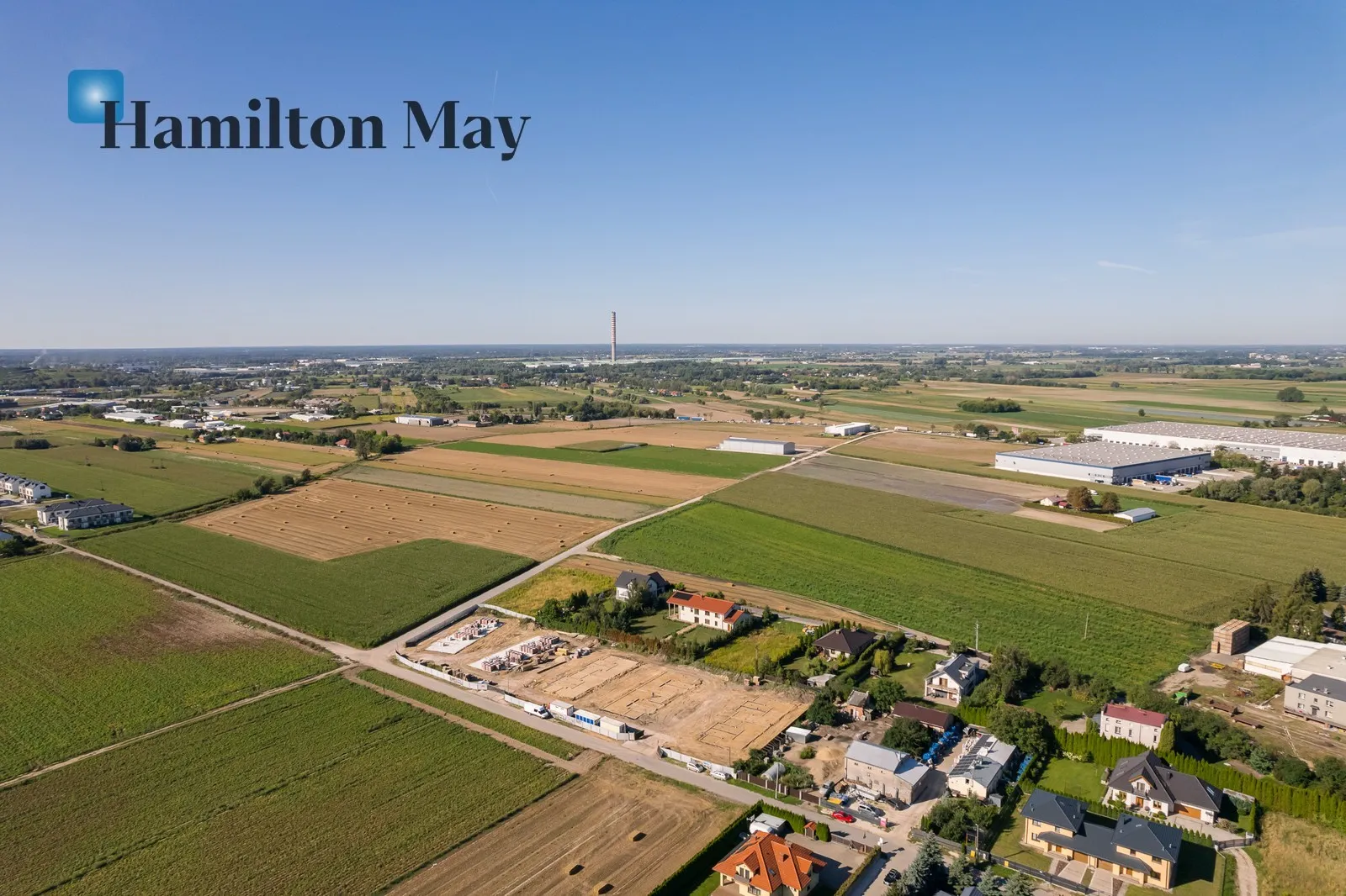 Distance to centre: 4.03 km Price: 975000 PLN Bedrooms: null - slider