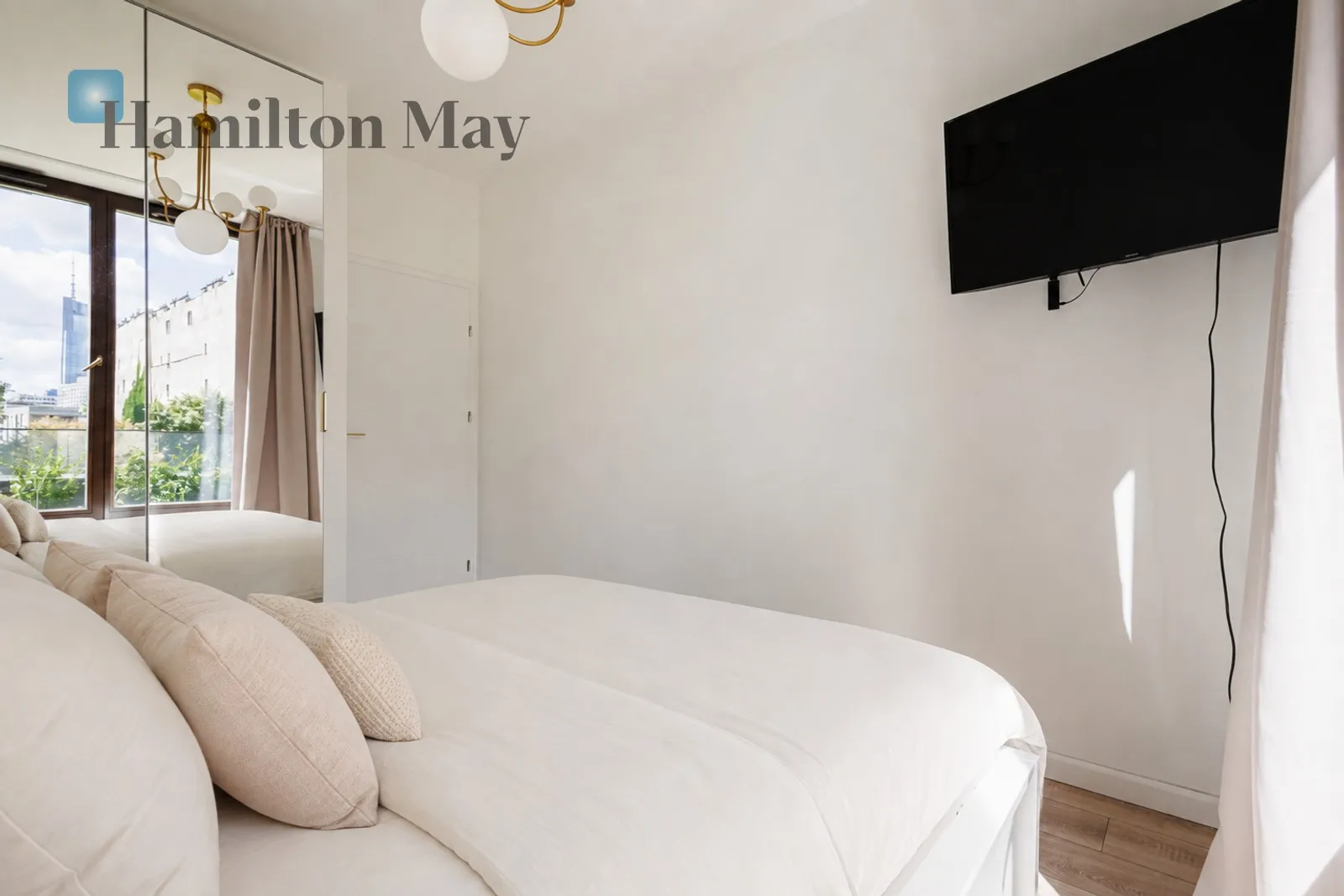 Region: Wola Subregion: Mirów Distance to centre: 1.85 km Level: 1 Price: 6500 PLN Bedrooms: 2 - slider