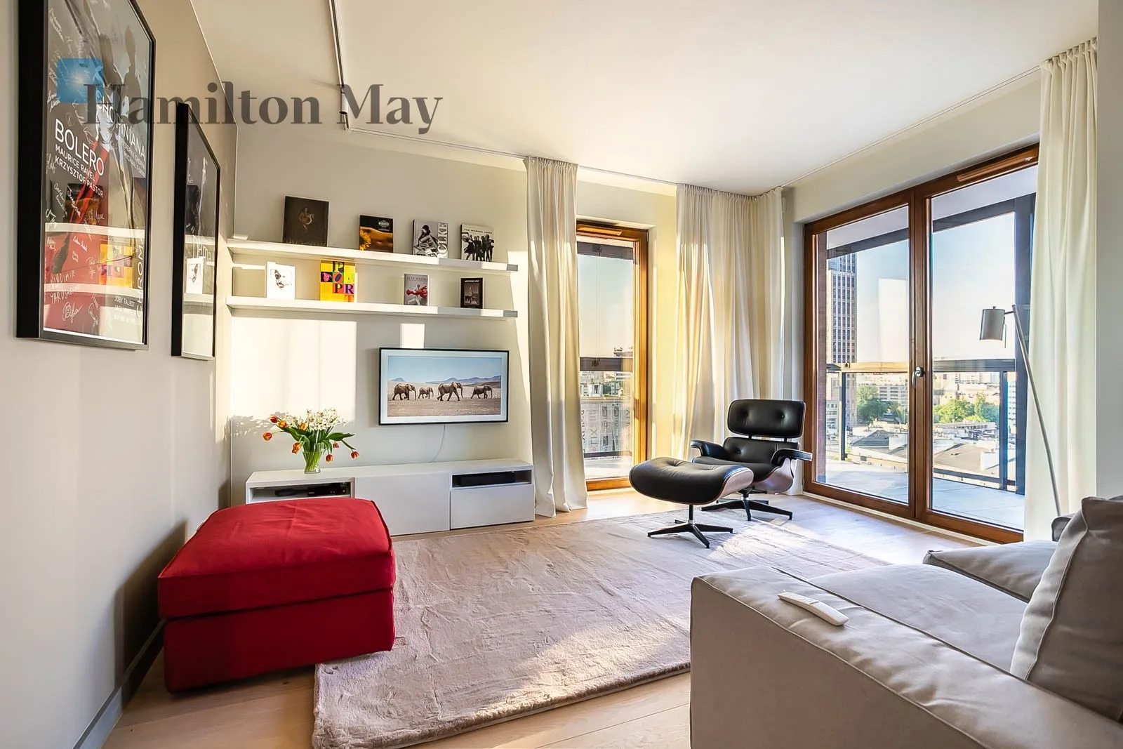 City: Warszawa Street: Grzybowska Region: Wola Subregion: Mirów Distance to centre: 1.74 km Level: 9 Price: 8000 PLN Bedrooms: 2 Bathrooms: 1 - slider