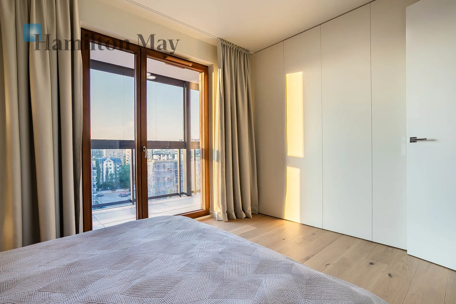 Subregion: Mirów Distance to centre: 1.74 km Level: 9 Price: 8000 PLN Bedrooms: 2 Bathrooms: 1 Size: 62m2 Price/m2: 129 PLN - slider