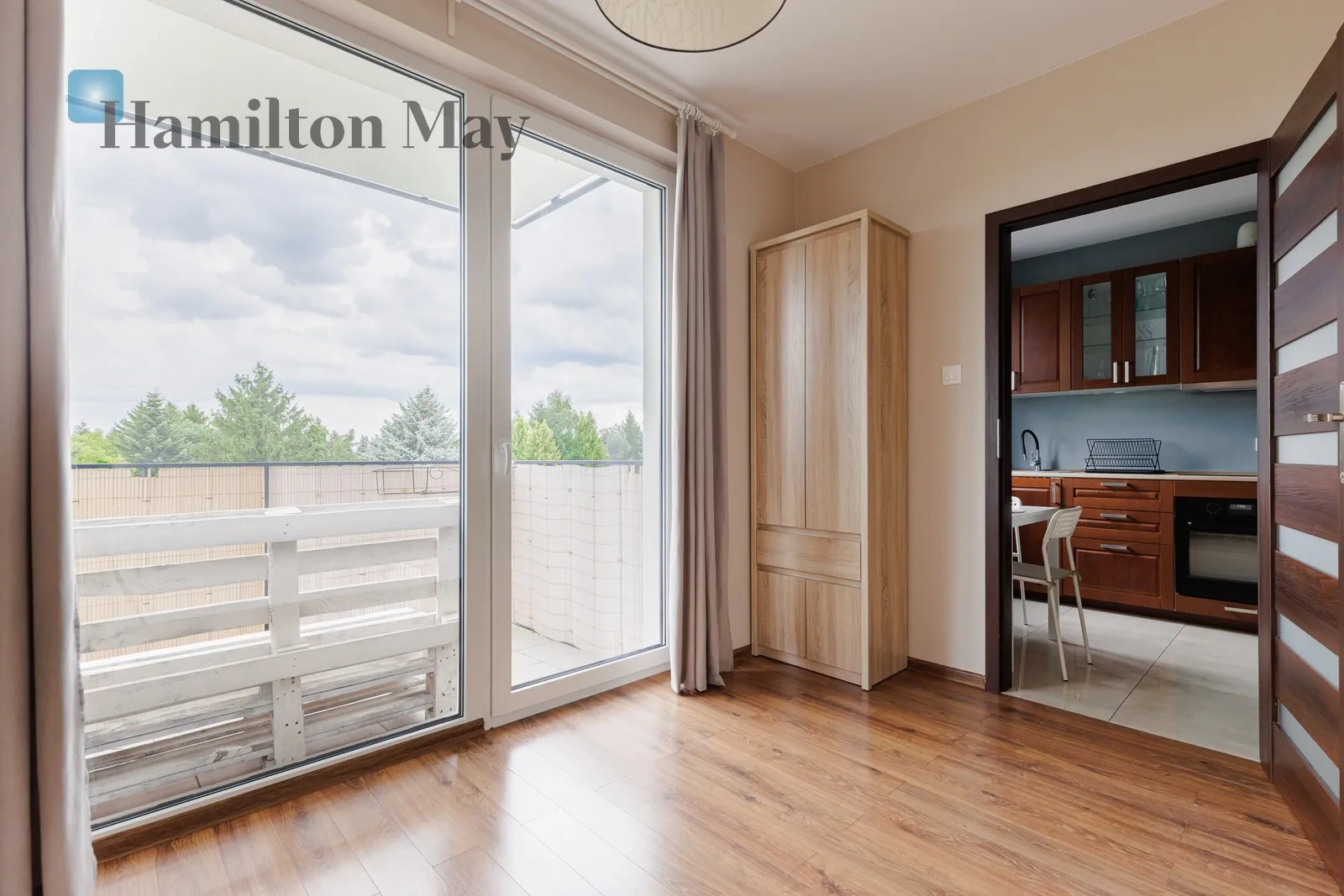 City: Warszawa Street: Pohulanka Region: Targówek Subregion: Elsnerów Distance to centre: 7.46 km Level: 2 Price: 880000 PLN Bedrooms: 2 Bathrooms: 1 Size: 52.27m2 Price/m2: 16836 PLN - slider