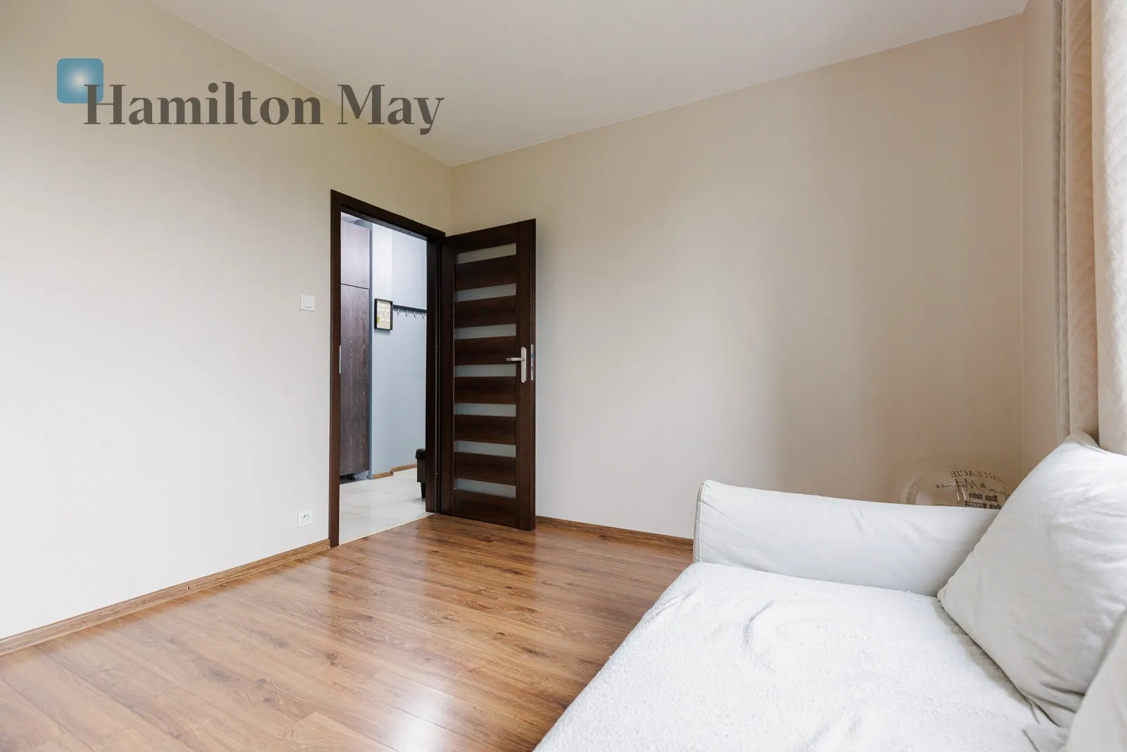 Street: Pohulanka Region: Targówek Subregion: Elsnerów Distance to centre: 7.46 km Level: 2 Price: 880000 PLN Bedrooms: 2 Bathrooms: 1 Size: 52.27m2 Price/m2: 16836 PLN - slider