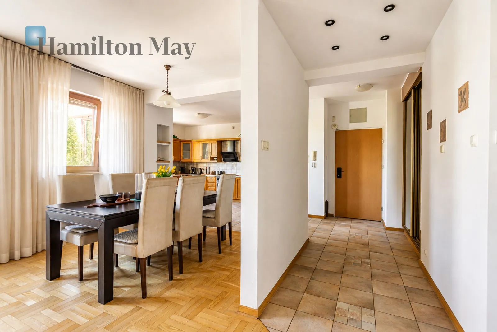 Region: Śródmieście Subregion: Muranów Distance to centre: 3.34 km Level: 4 Price: 6500 PLN Bedrooms: 2 Bathrooms: 2 Size: 118m2 Price/m2: 55 PLN - slider