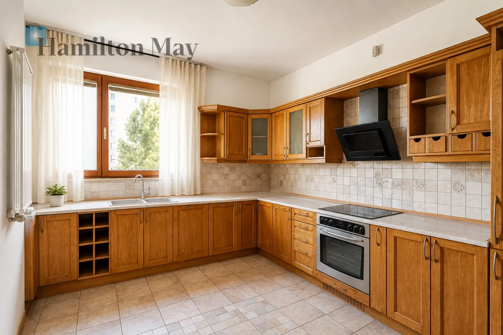 Subregion: Muranów Distance to centre: 3.34 km Level: 4 Price: 6500 PLN Bedrooms: 2 Bathrooms: 2 Size: 118m2 Price/m2: 55 PLN - slider