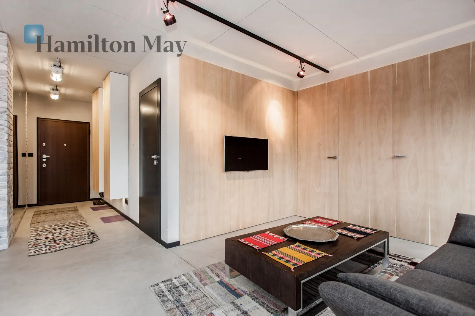 City: Kraków Street: Szlak Region: Stare Miasto Distance to centre: 1 km Level: 5 Price: 1950000 PLN Bedrooms: 2 Bathrooms: 1 - slider