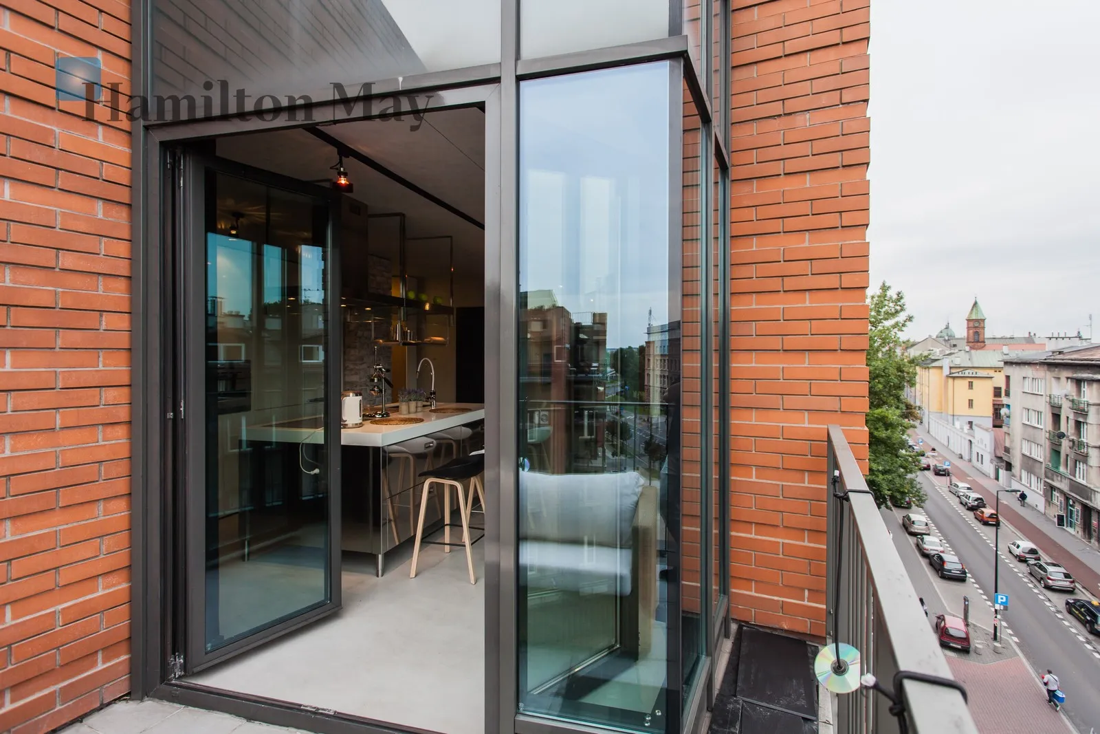 Bedrooms: 2 Bathrooms: 1 Size: 64m2 Price/m2: 30469 PLN - slider