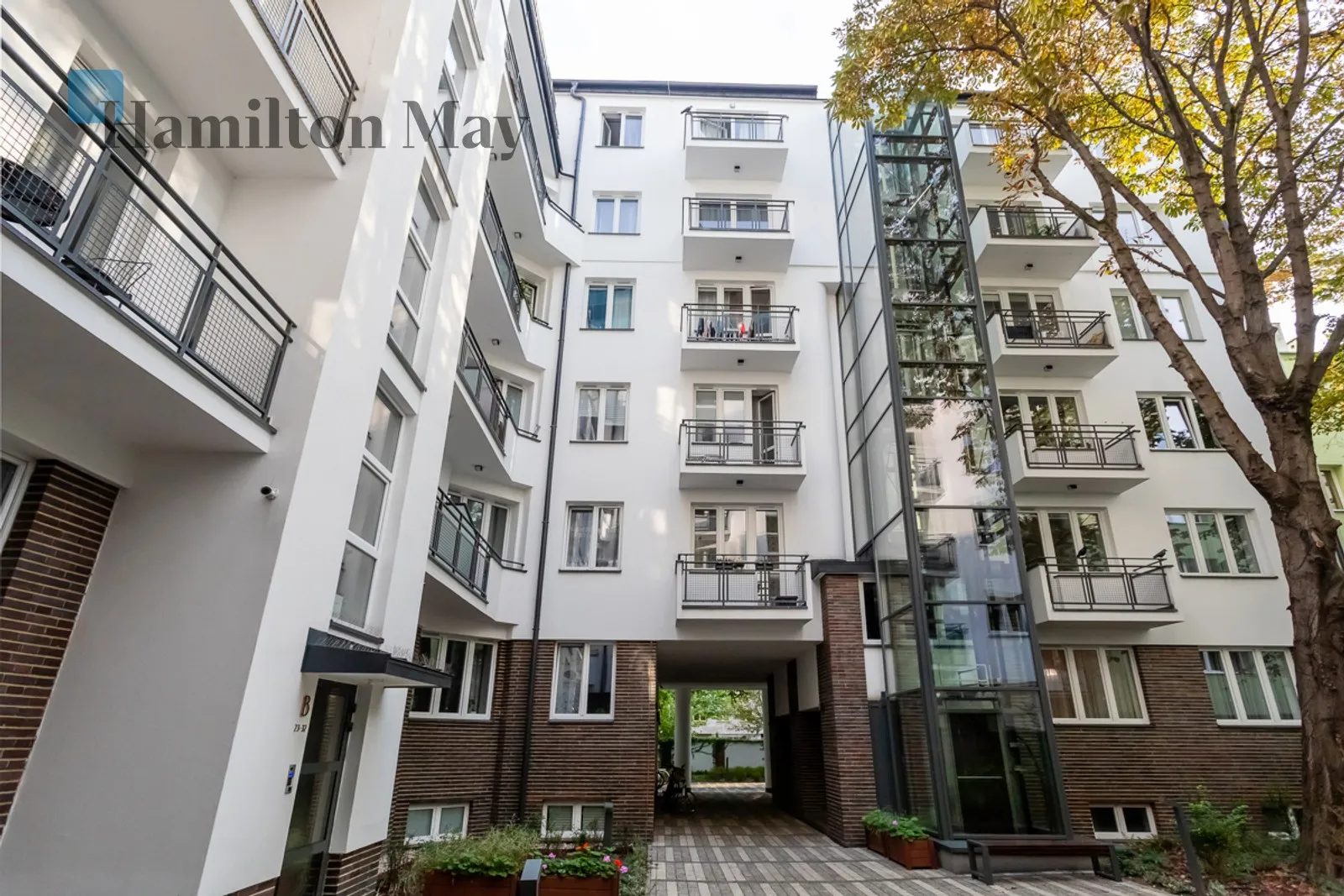 Street: Ogrodowa Region: Wola Subregion: Czyste Distance to centre: 2.15 km Level: 1 Price: 5500 PLN - slider