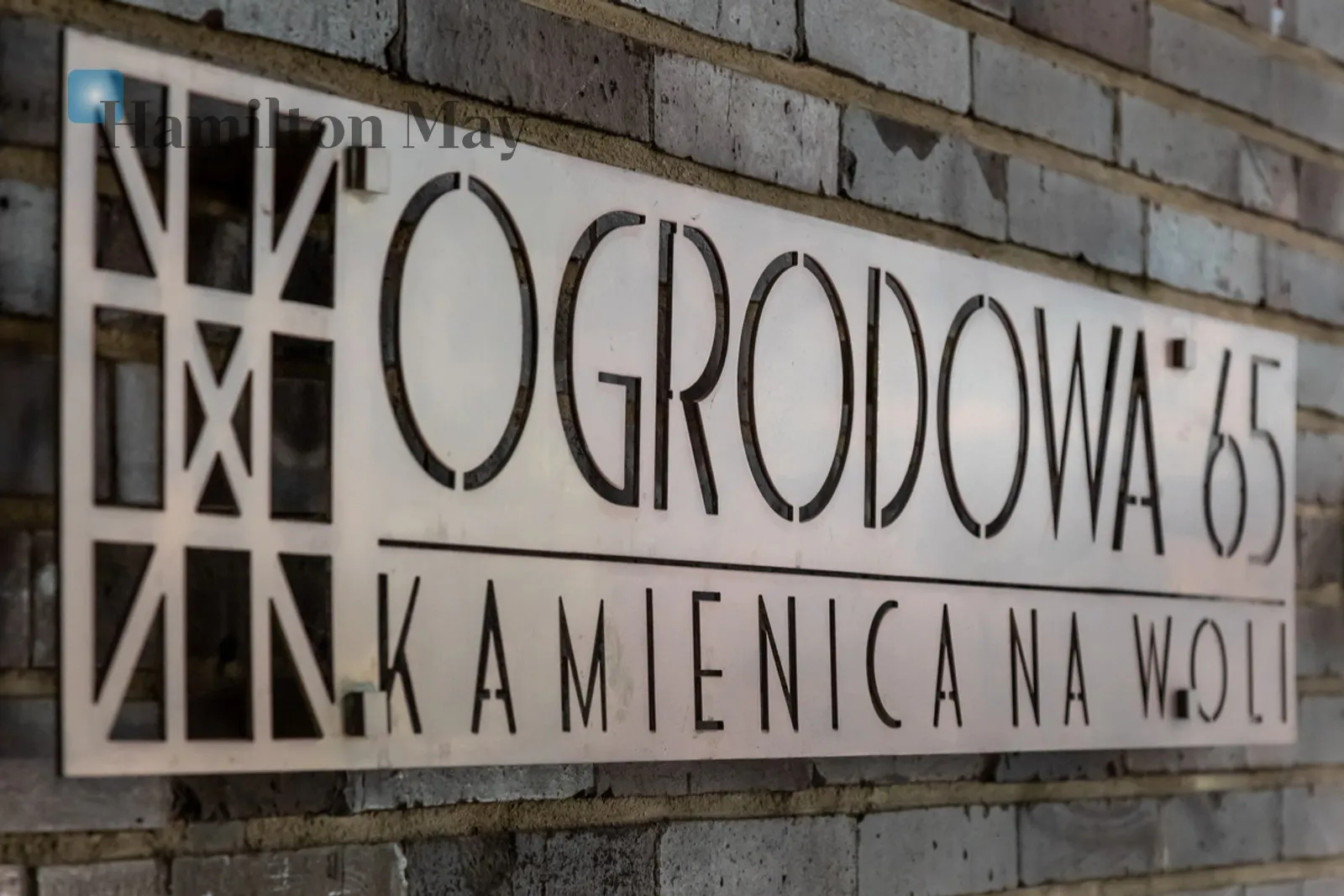 Subregion: Czyste Distance to centre: 2.15 km Level: 1 Price: 5500 PLN Bedrooms: 1 Bathrooms: 1 - slider