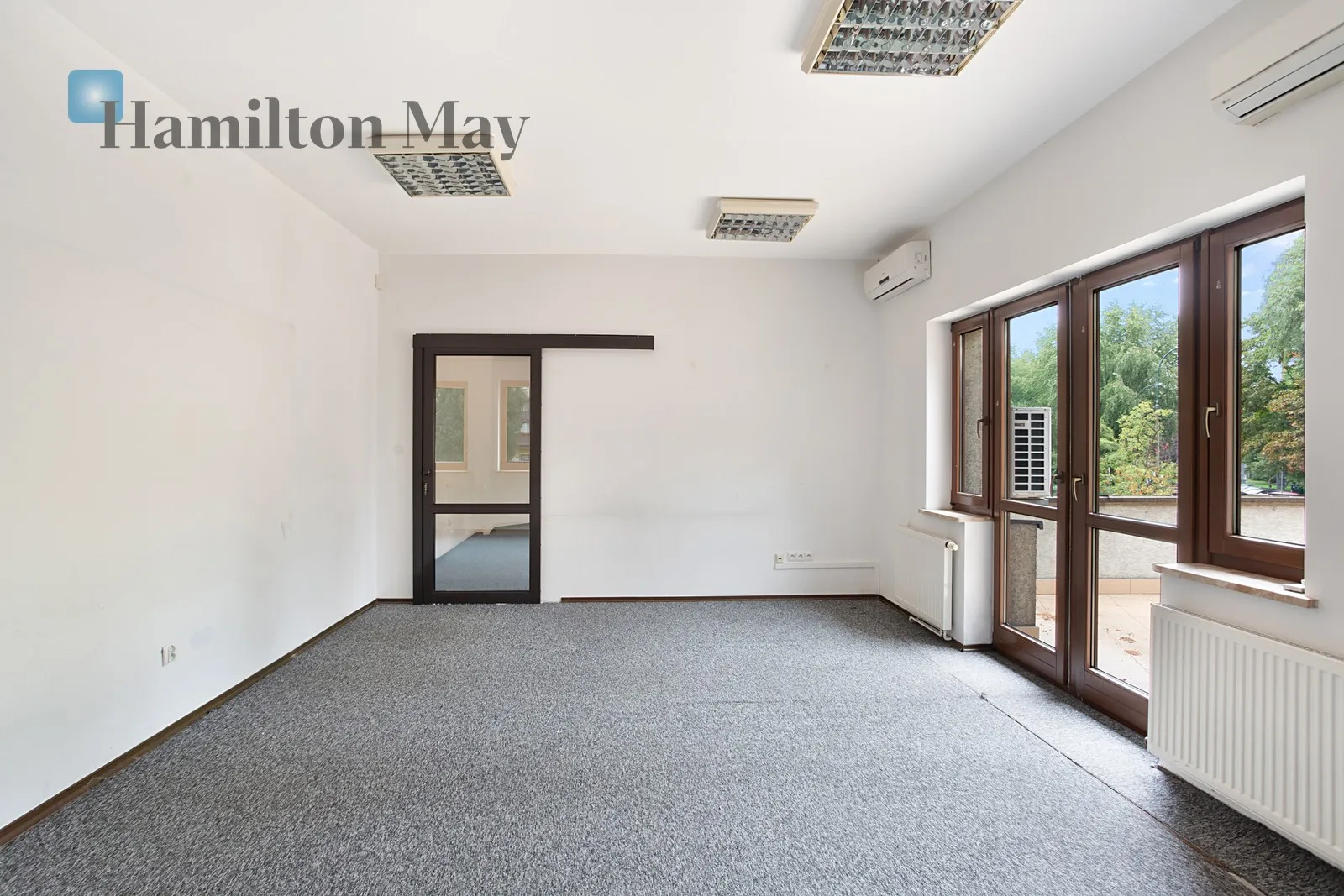 Distance to centre: 1 km Level: 1 Price: 6500 PLN Bedrooms: 0 Bathrooms: 0 Plot size: nullm2 Layout: flexible Price/m2: 48 PLN - slider