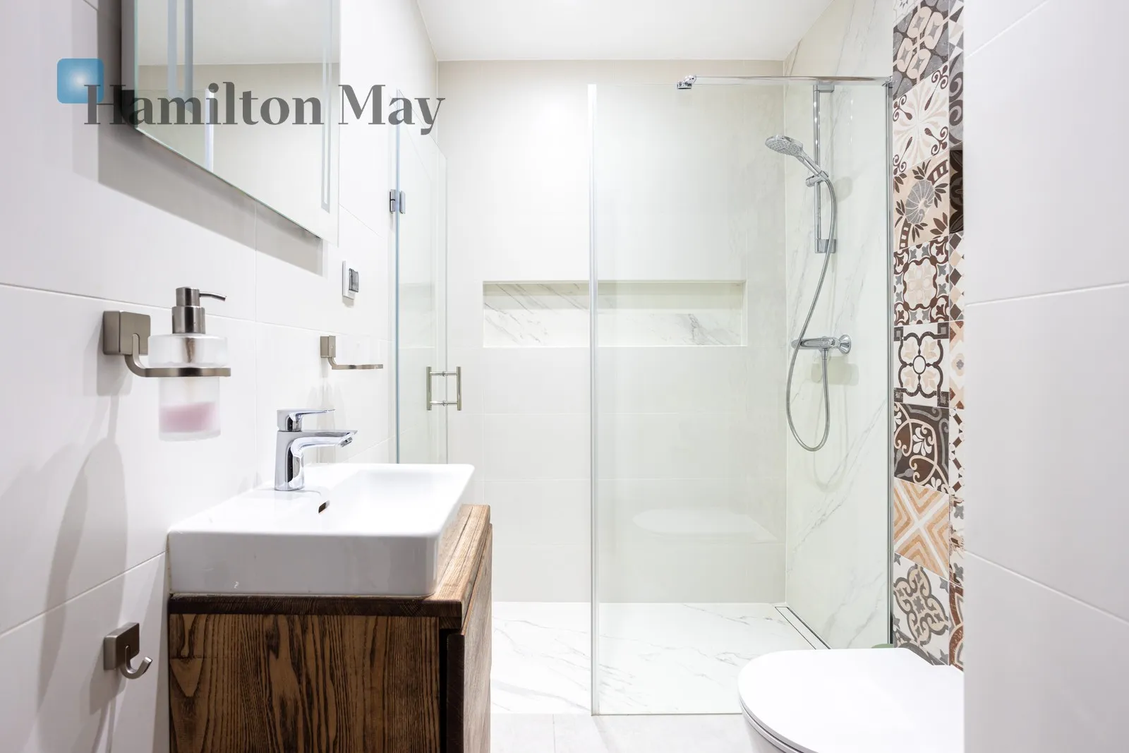 SPACIOUS 4-ROOM APARTMENT | 90 m² TERRACE | UNDERGROUND GARAGE | VICTORIA LOCATION - slider
