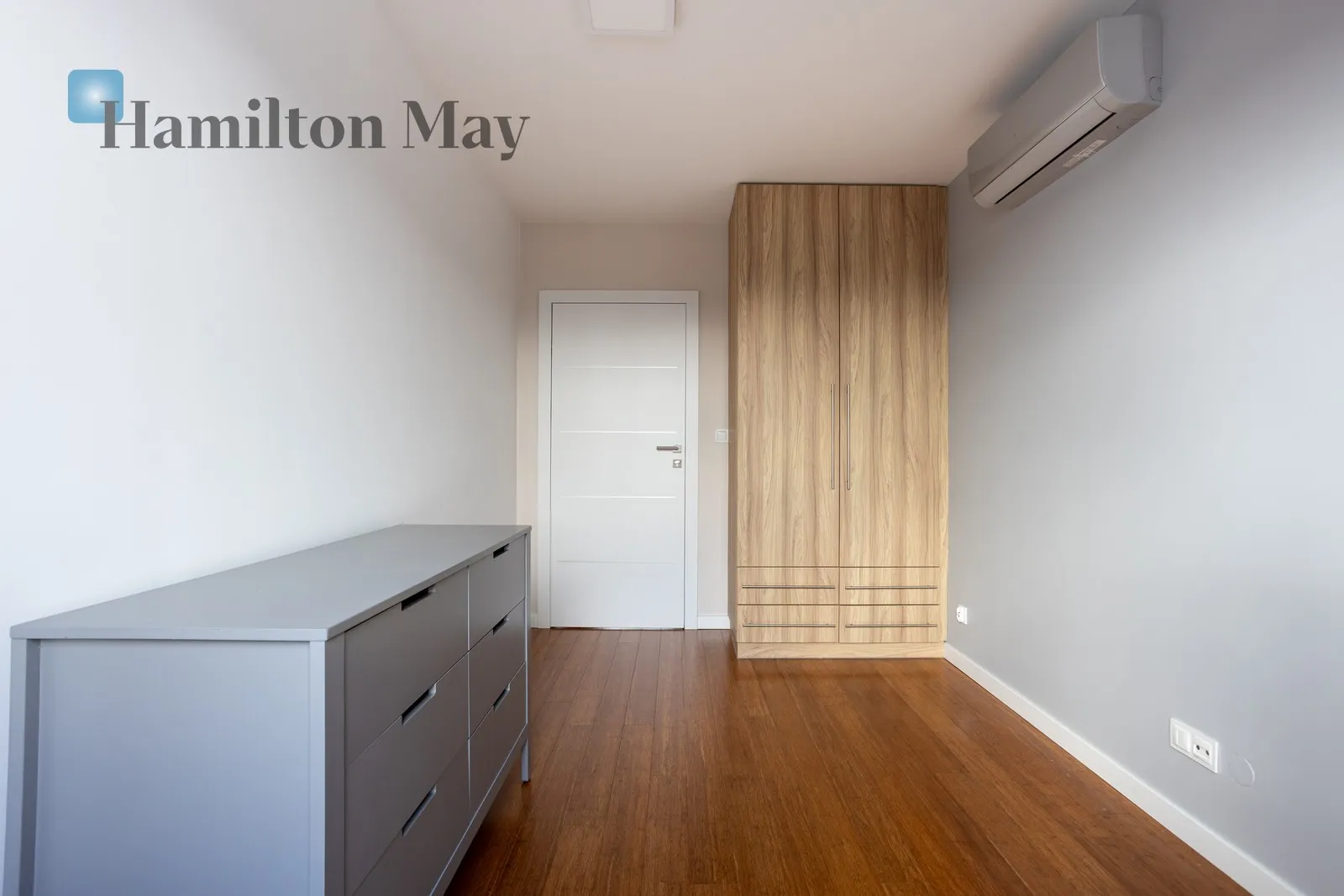 SPACIOUS 4-ROOM APARTMENT | 90 m² TERRACE | UNDERGROUND GARAGE | VICTORIA LOCATION - slider