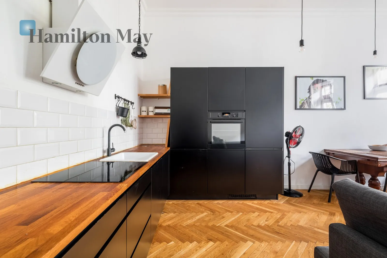 Subregion: Piasek Distance to centre: 1.07 km Level: 1 Price: 5000 PLN Bedrooms: 2 Bathrooms: 1 Size: 75.48m2 - slider