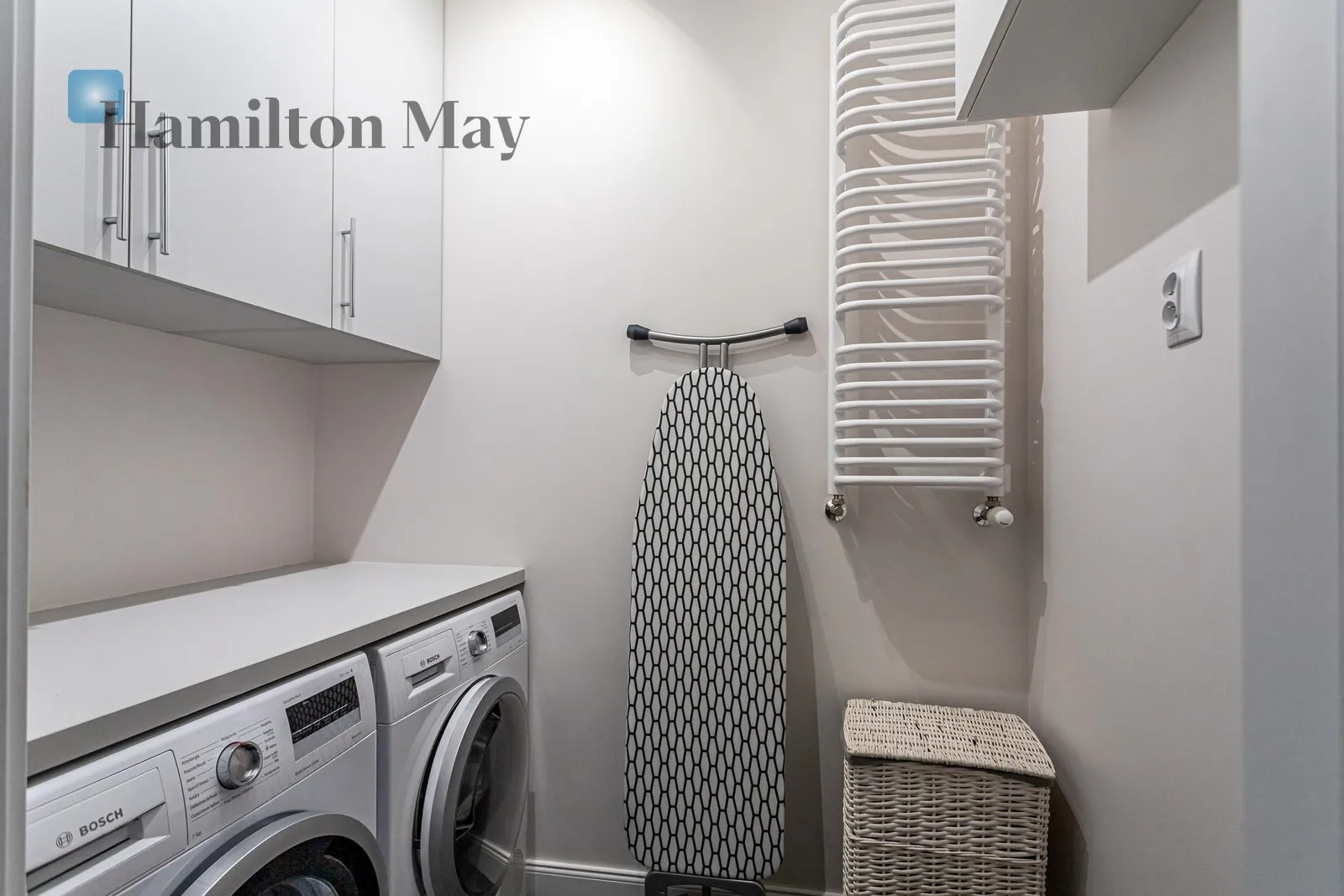 Level: 6 Price: 6200 PLN Bedrooms: 2 Bathrooms: 1 Size: 68m2 Price/m2: 91 PLN - slider
