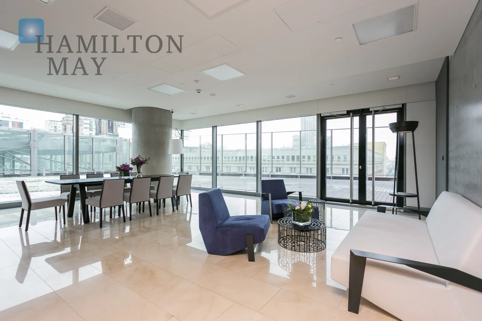 Dwupokojowy apartament w Cosmopolitan Tower z widokiem na pl. Grzybowski - slider