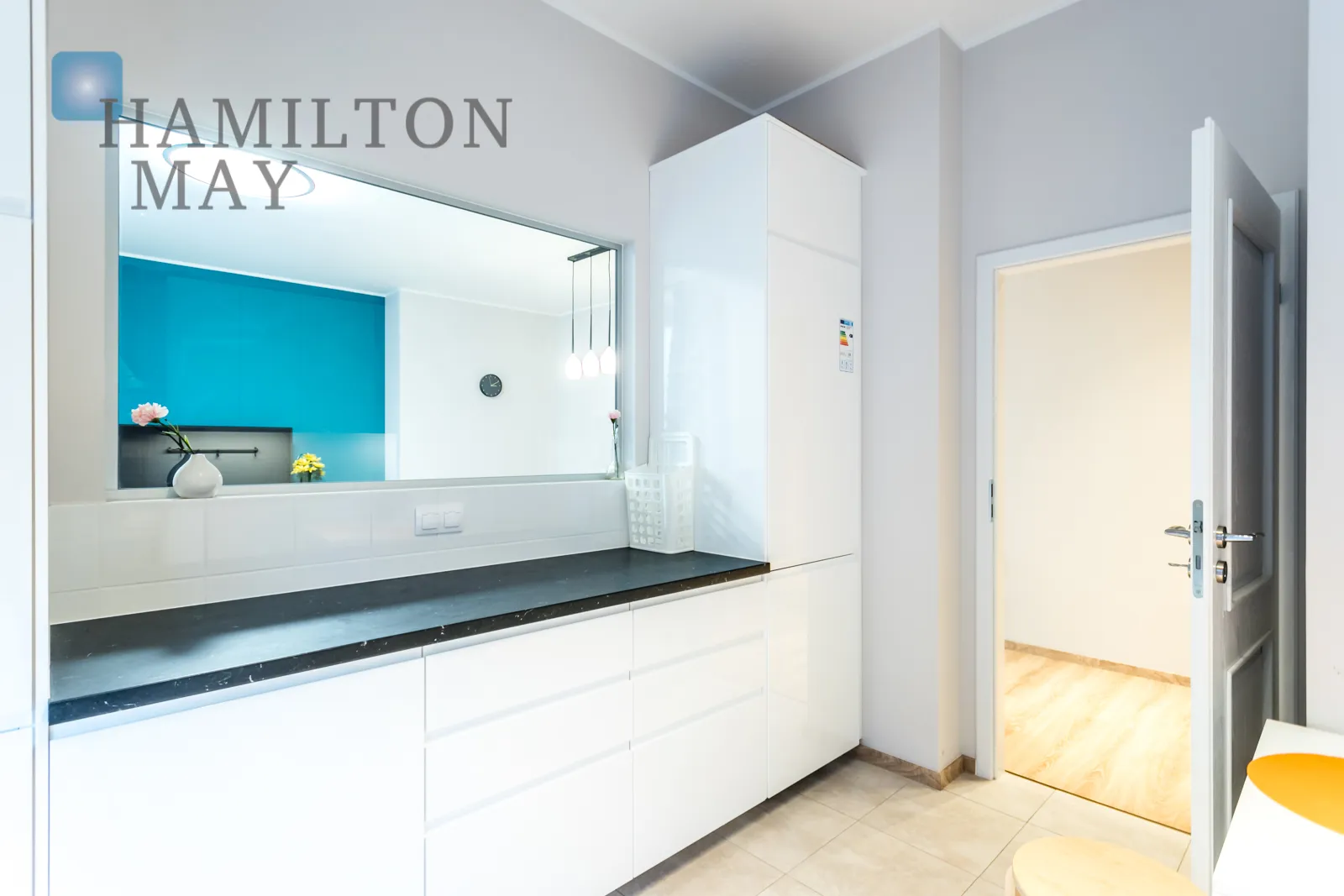 Продається простора квартира з балконом в Мокотові - slider