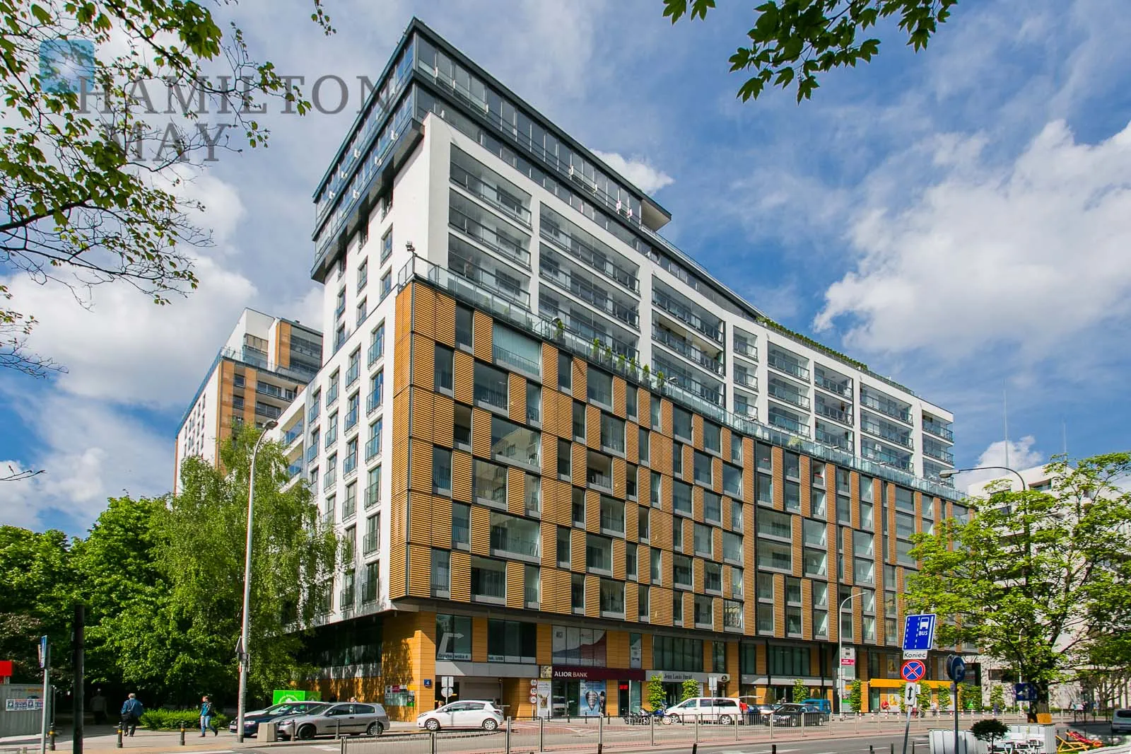 Luxurious, comfortable, one bedroom apartment with a 12m2 balcony, in the prestigious Grzybowska 4 development - slider