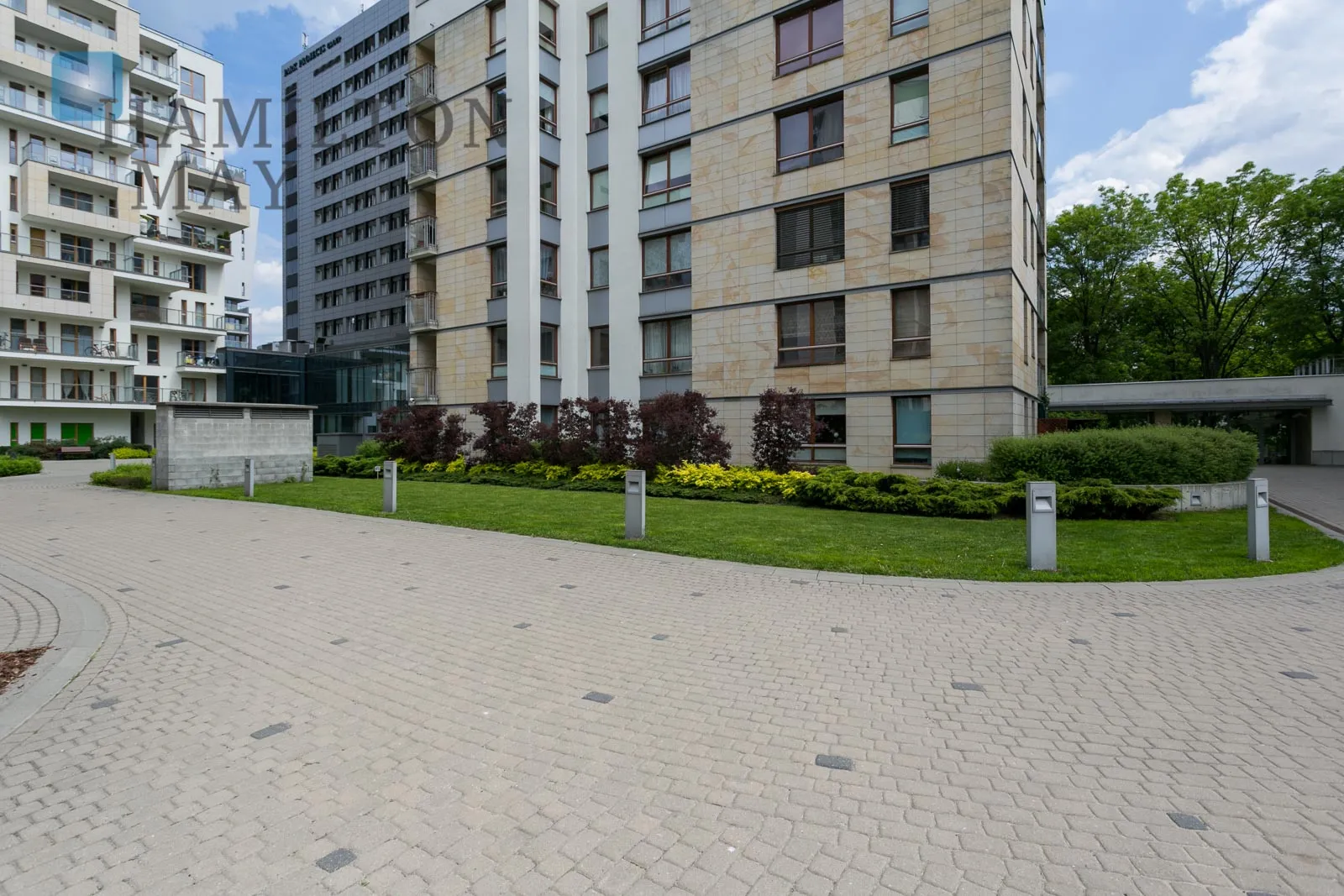 Квартира з терасою площею 35 м² на вулиці Обжежна - slider